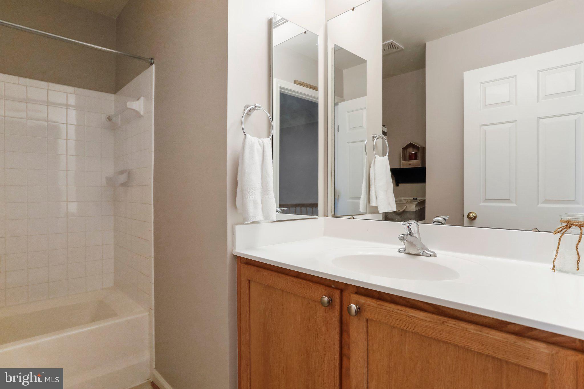 LAKELAND PLACE - Residential