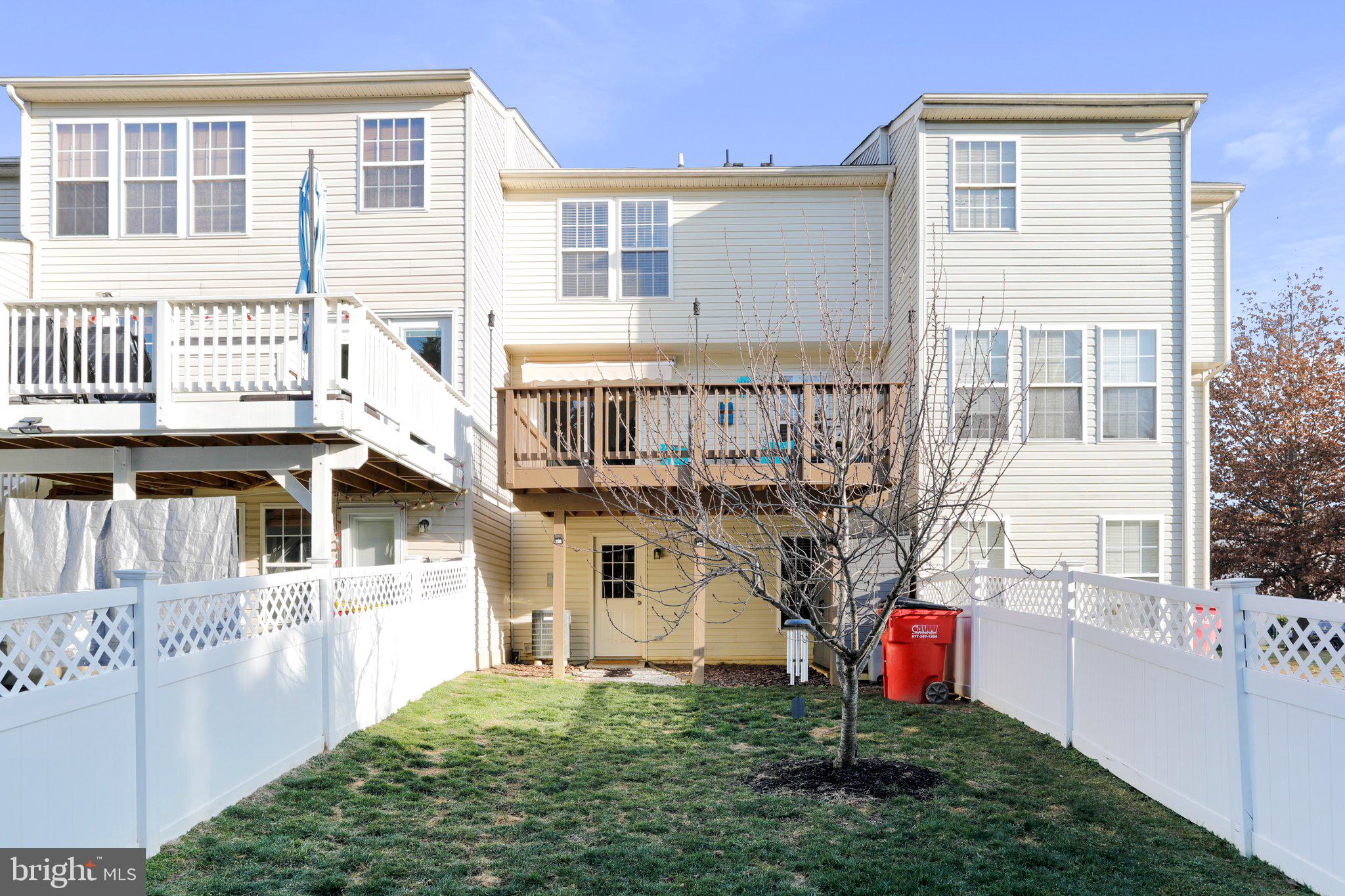 LAKELAND PLACE - Residential