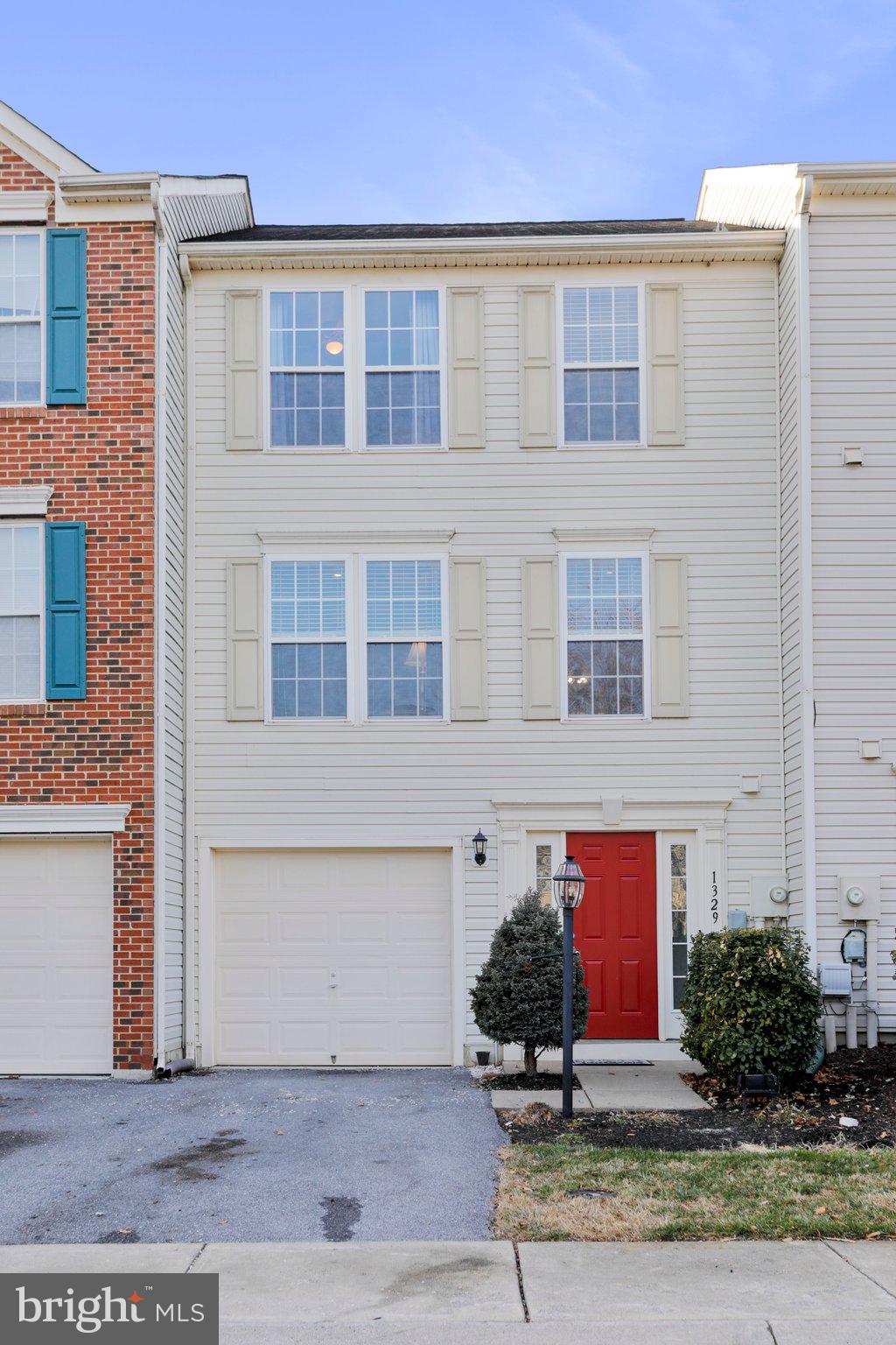 LAKELAND PLACE - Residential