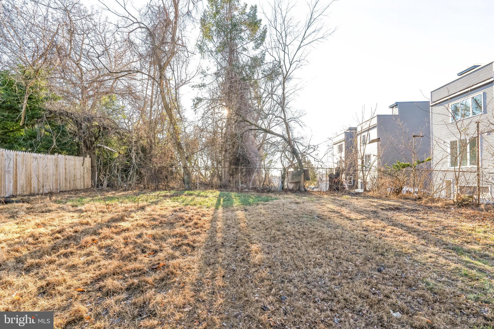 ROXBOROUGH - Residential