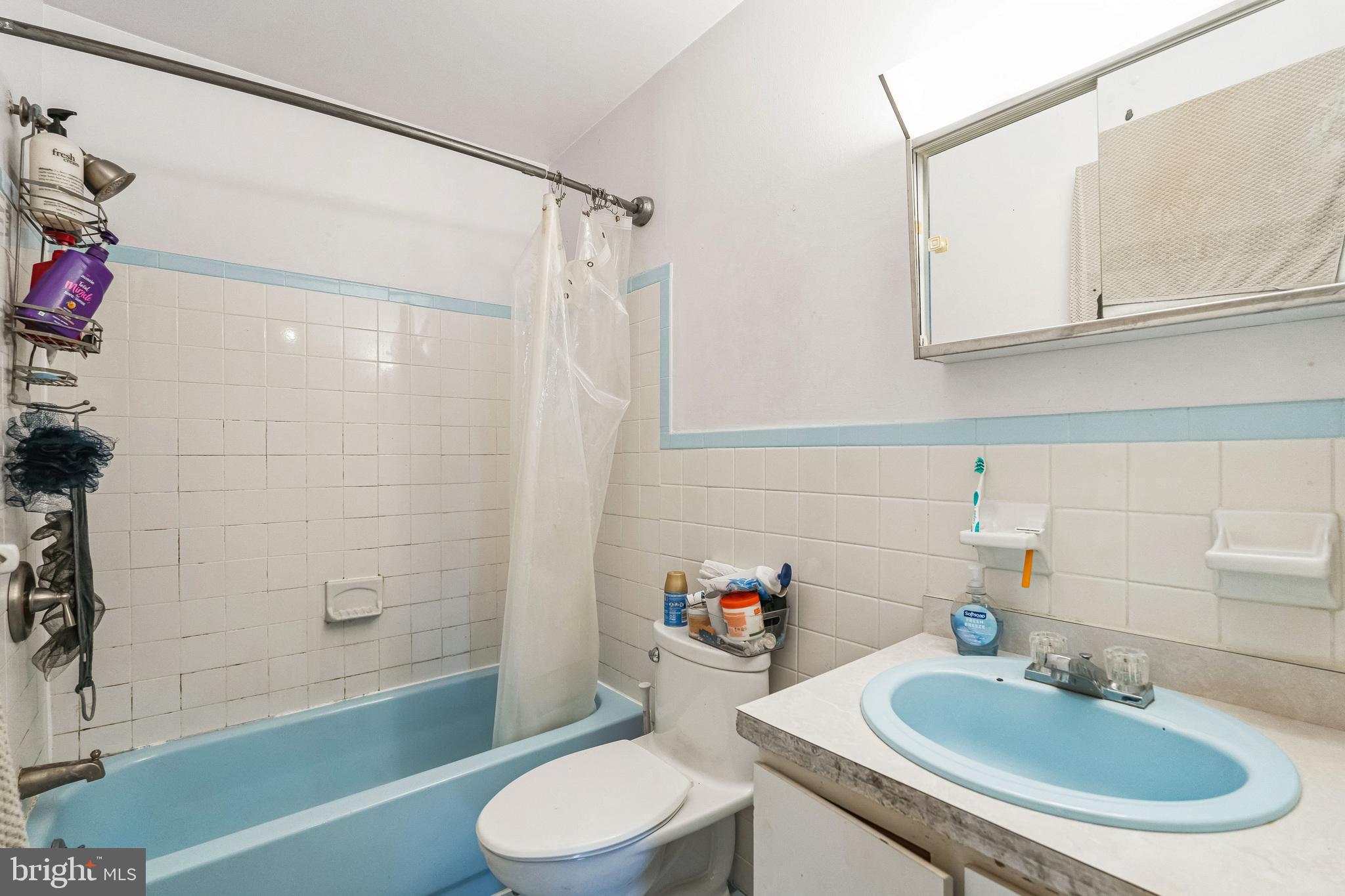 ROXBOROUGH - Residential