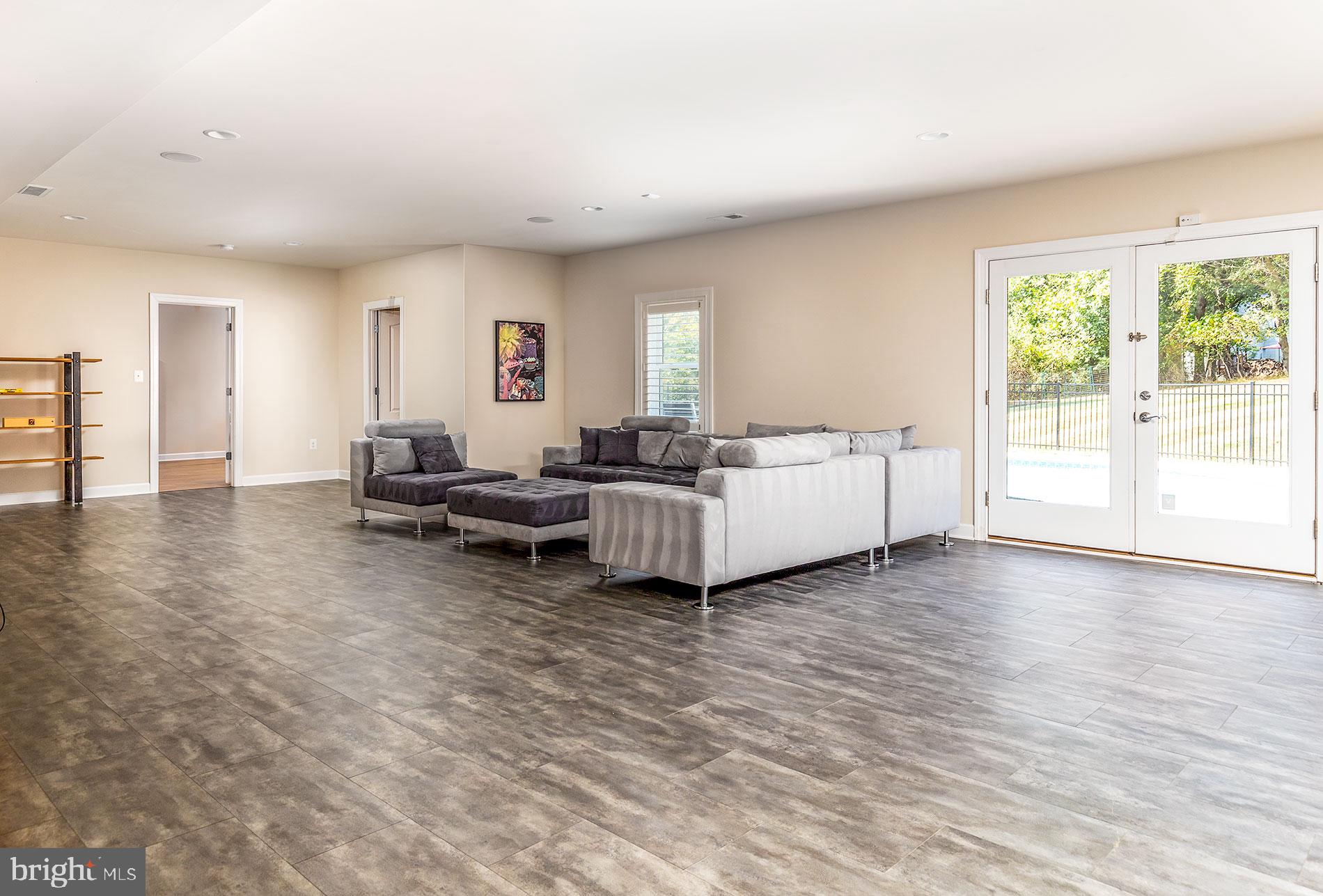 WAPLES MILL - Residential