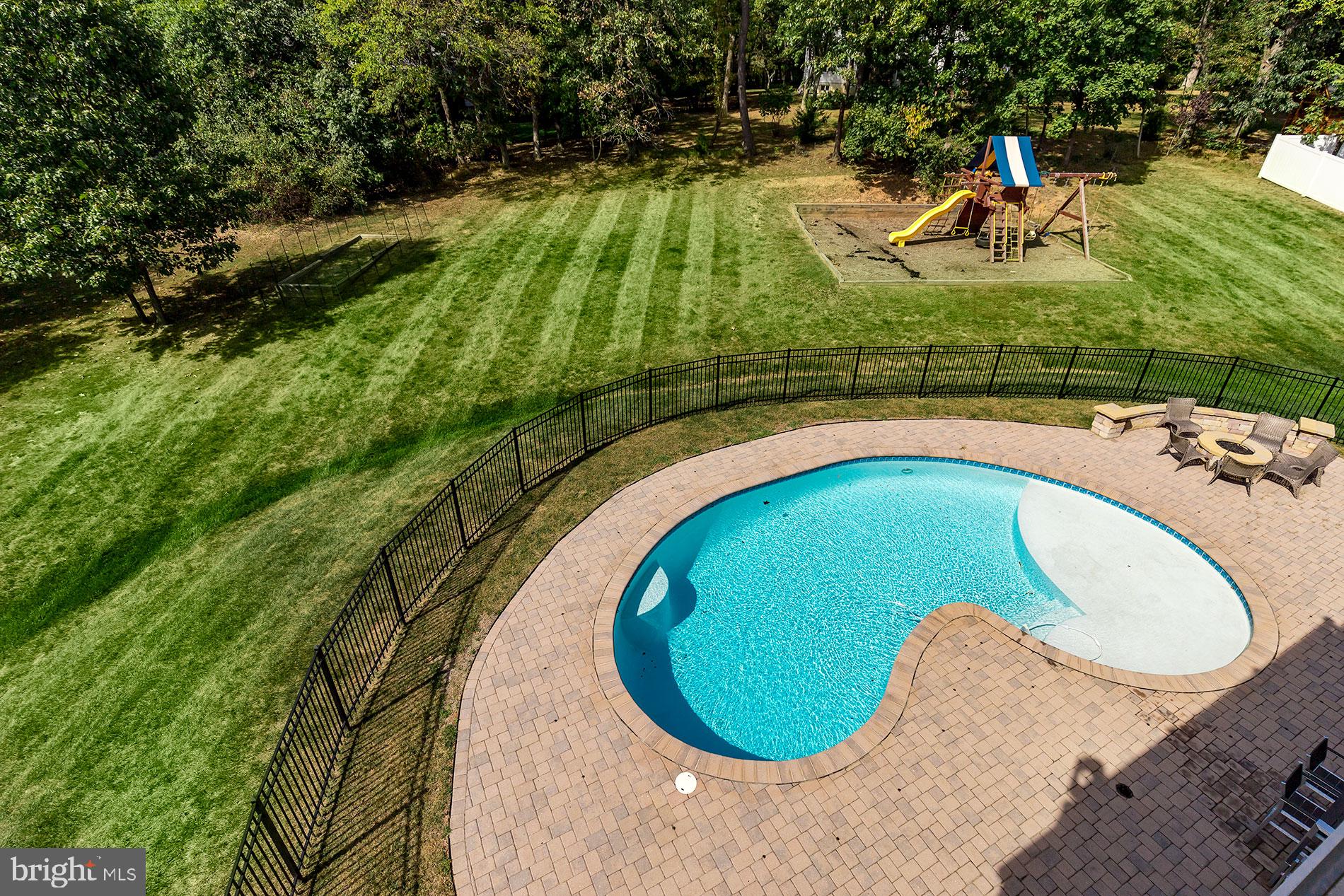 WAPLES MILL - Residential