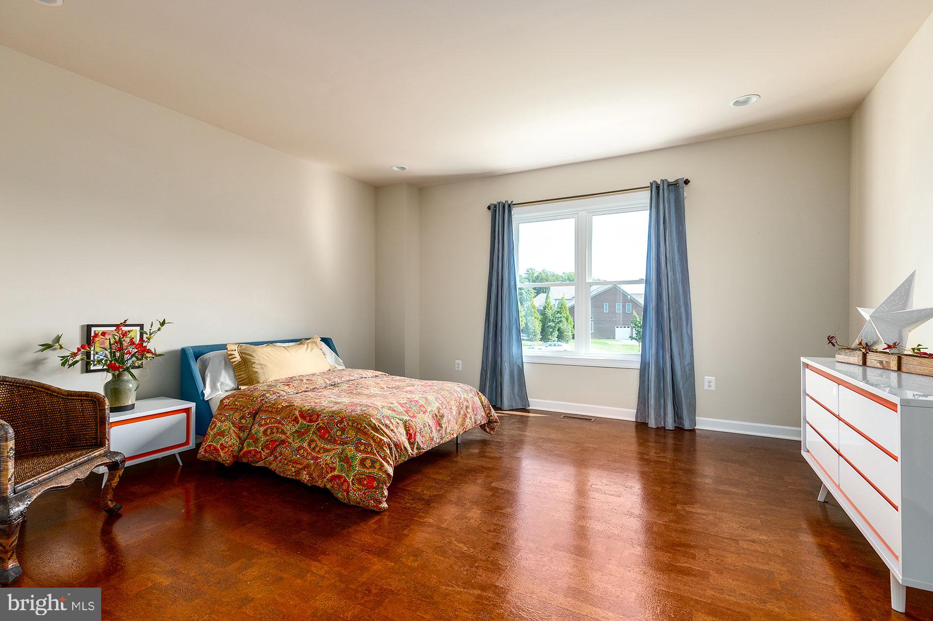 WAPLES MILL - Residential