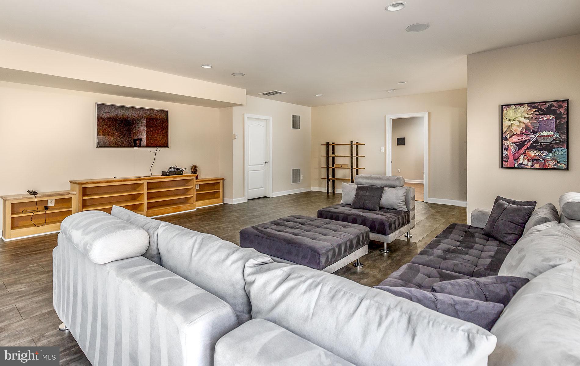 WAPLES MILL - Residential