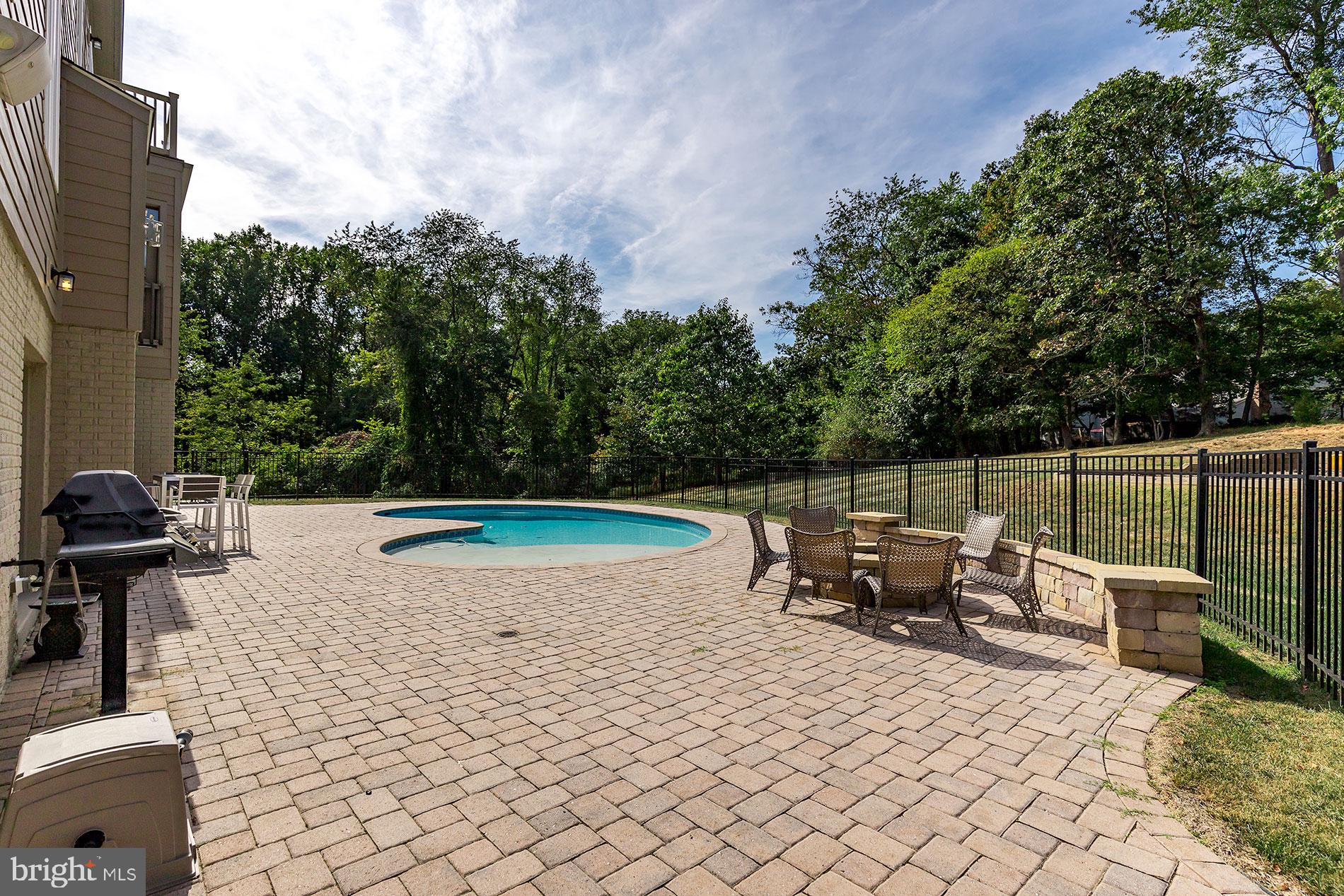 WAPLES MILL - Residential