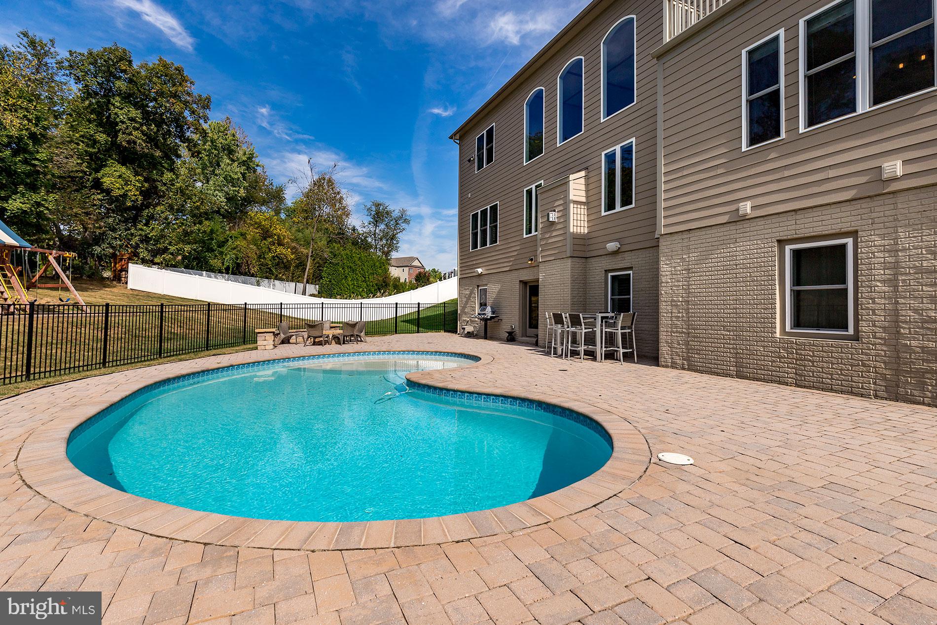 WAPLES MILL - Residential