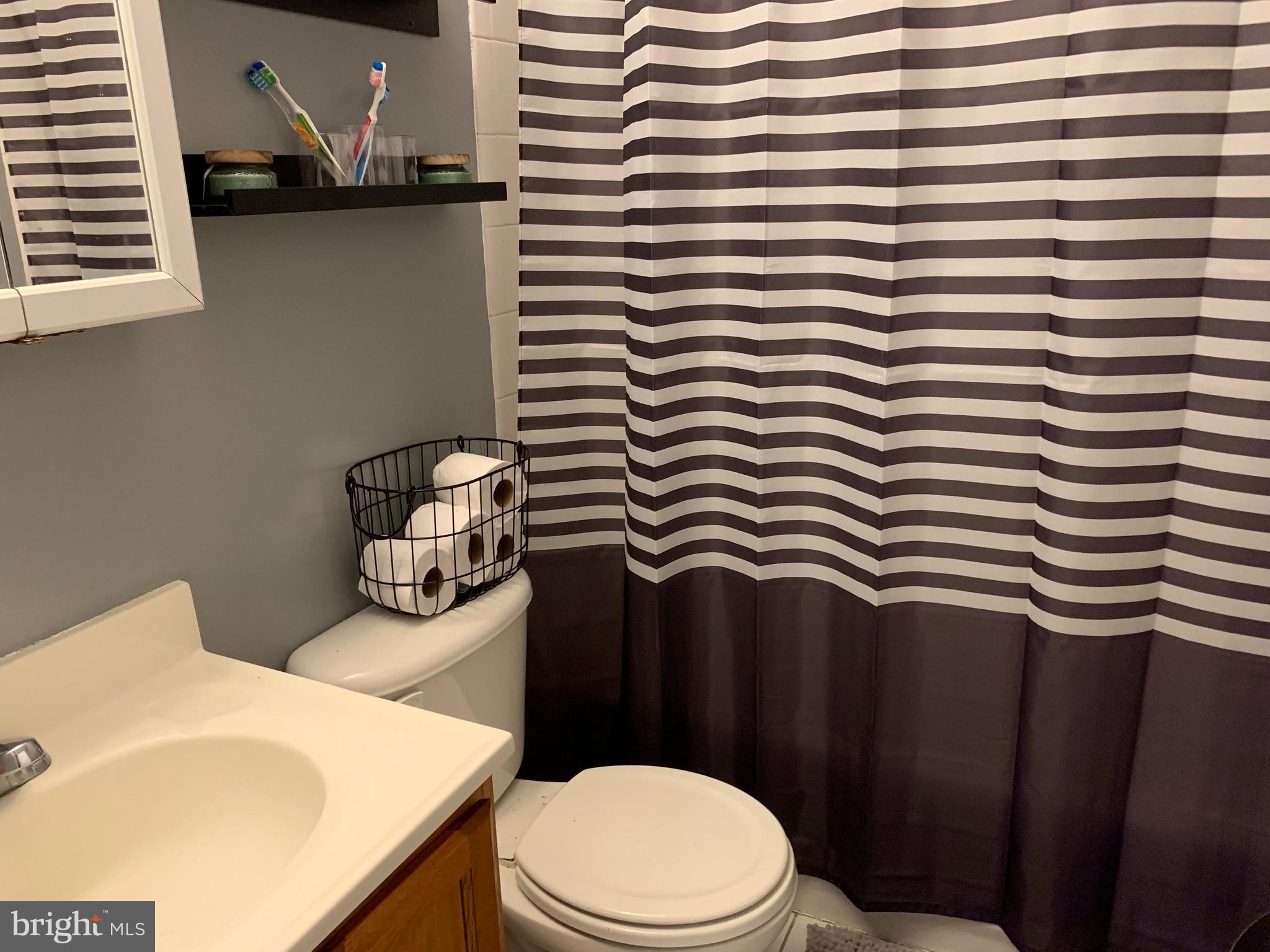 DEANWOOD - Residential Lease