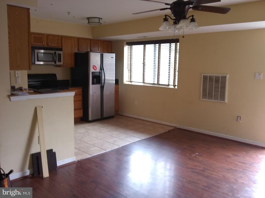 CONDO RIGHT OFF EAST CAPITOL STREET ....EZ ACESS TO  IN THE DMV.....2BEDROOMS & 1 BATHROOM...UPDATE APPLIANCES..... APPLY    https://apply.link/357fR8c