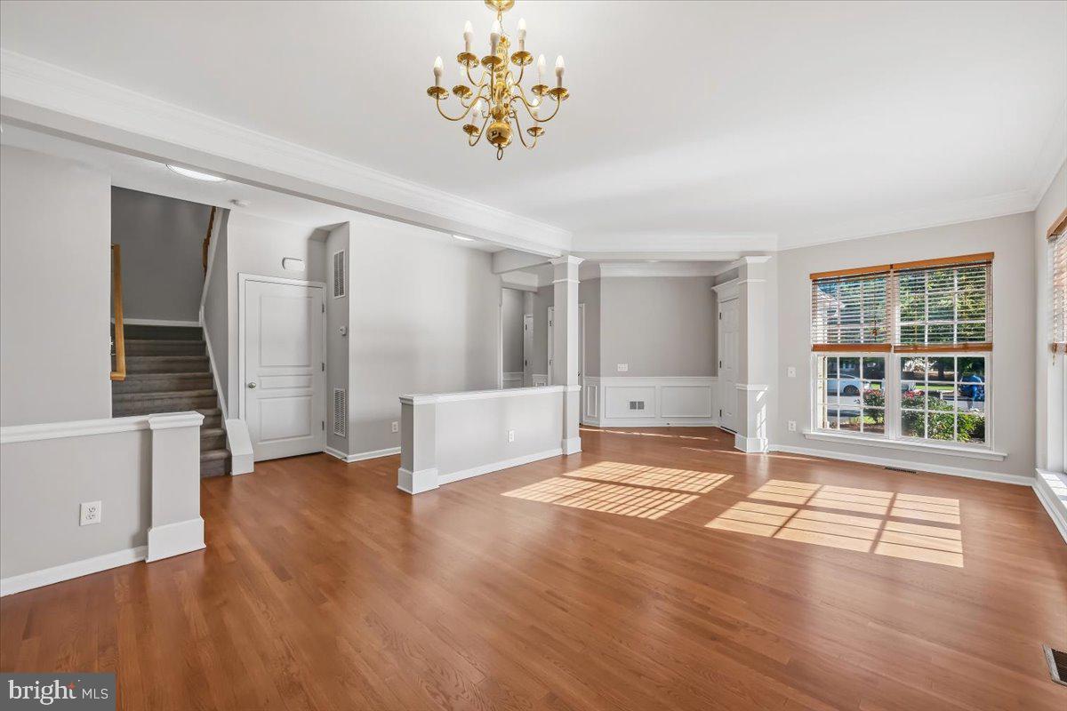 1884 EMERALD DRIVE