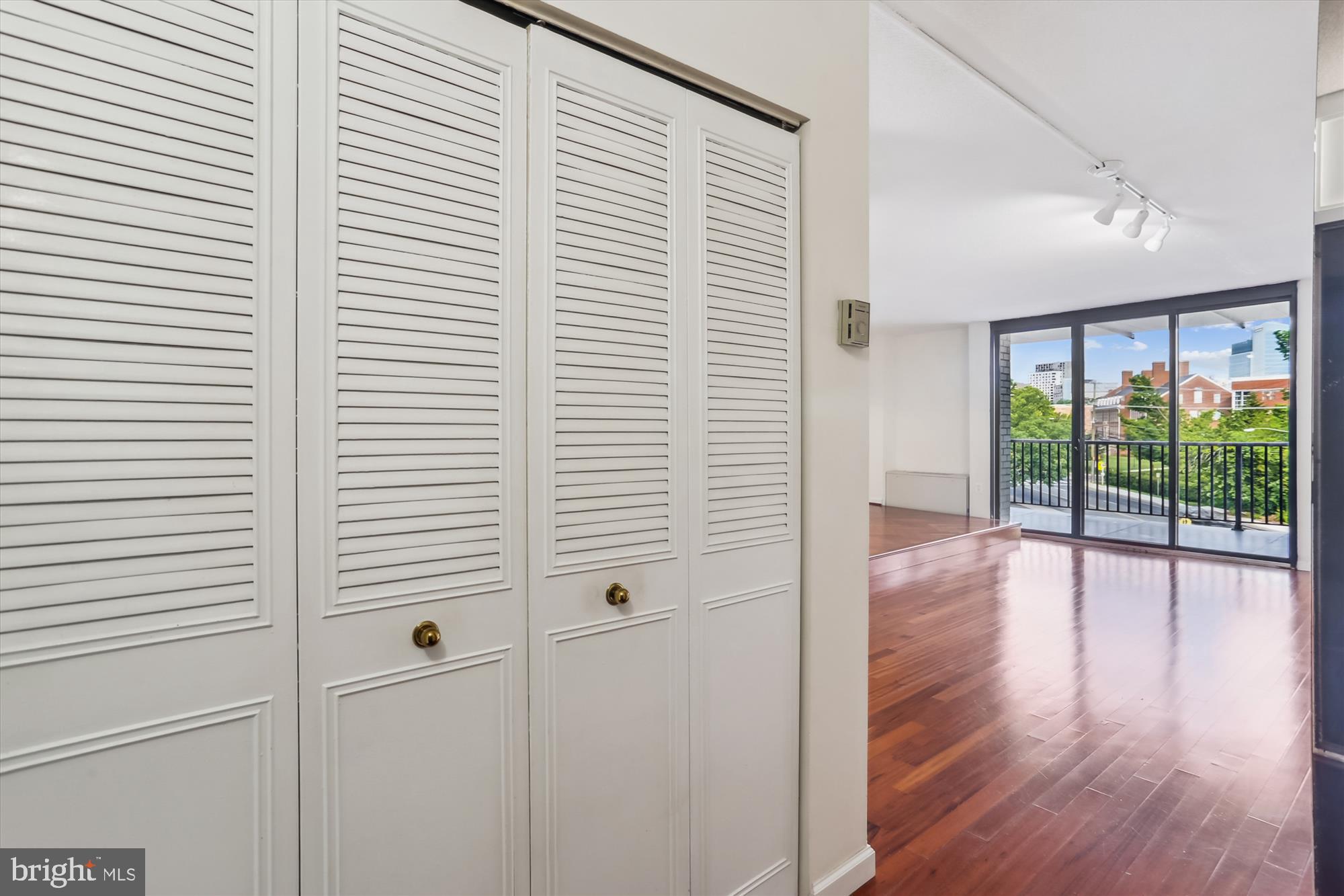 RIVIERA OF CHEVY CHASE - Residential