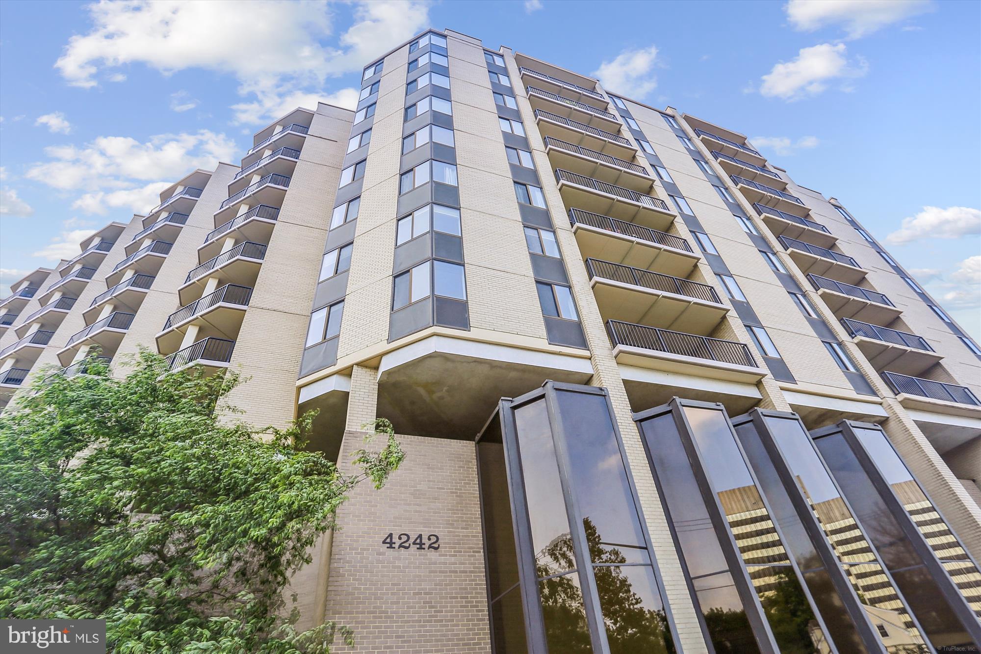 RIVIERA OF CHEVY CHASE - Residential