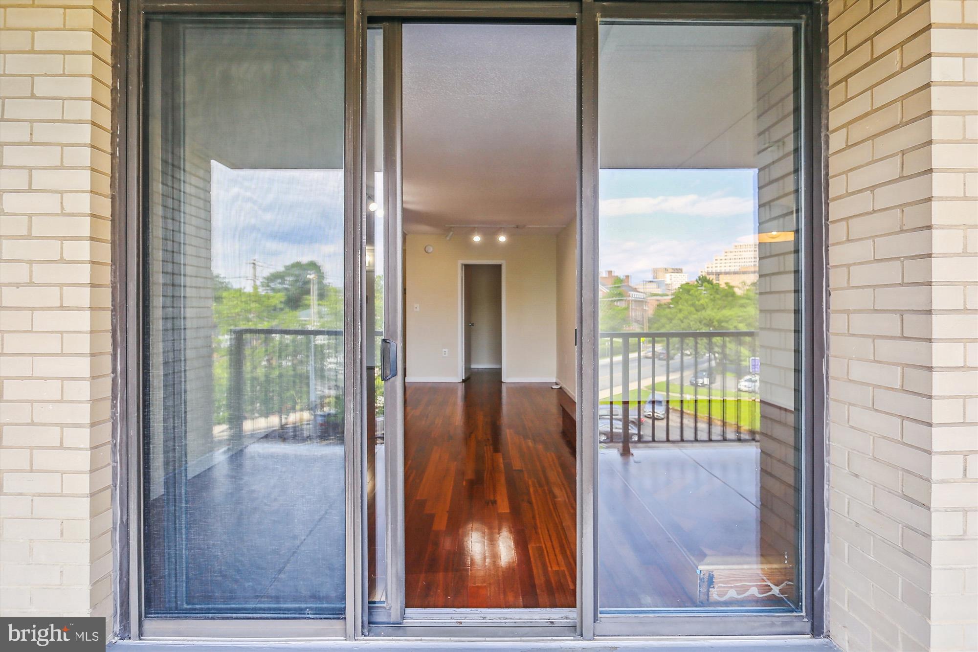 RIVIERA OF CHEVY CHASE - Residential