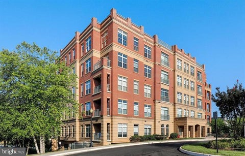Photo of 680 Watermans Drive #105, WOODBRIDGE, VA 22191 (MLS # VAPW2127714)