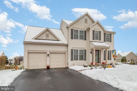 11 WICKERBERRY LANE PALMYRA PA 17078