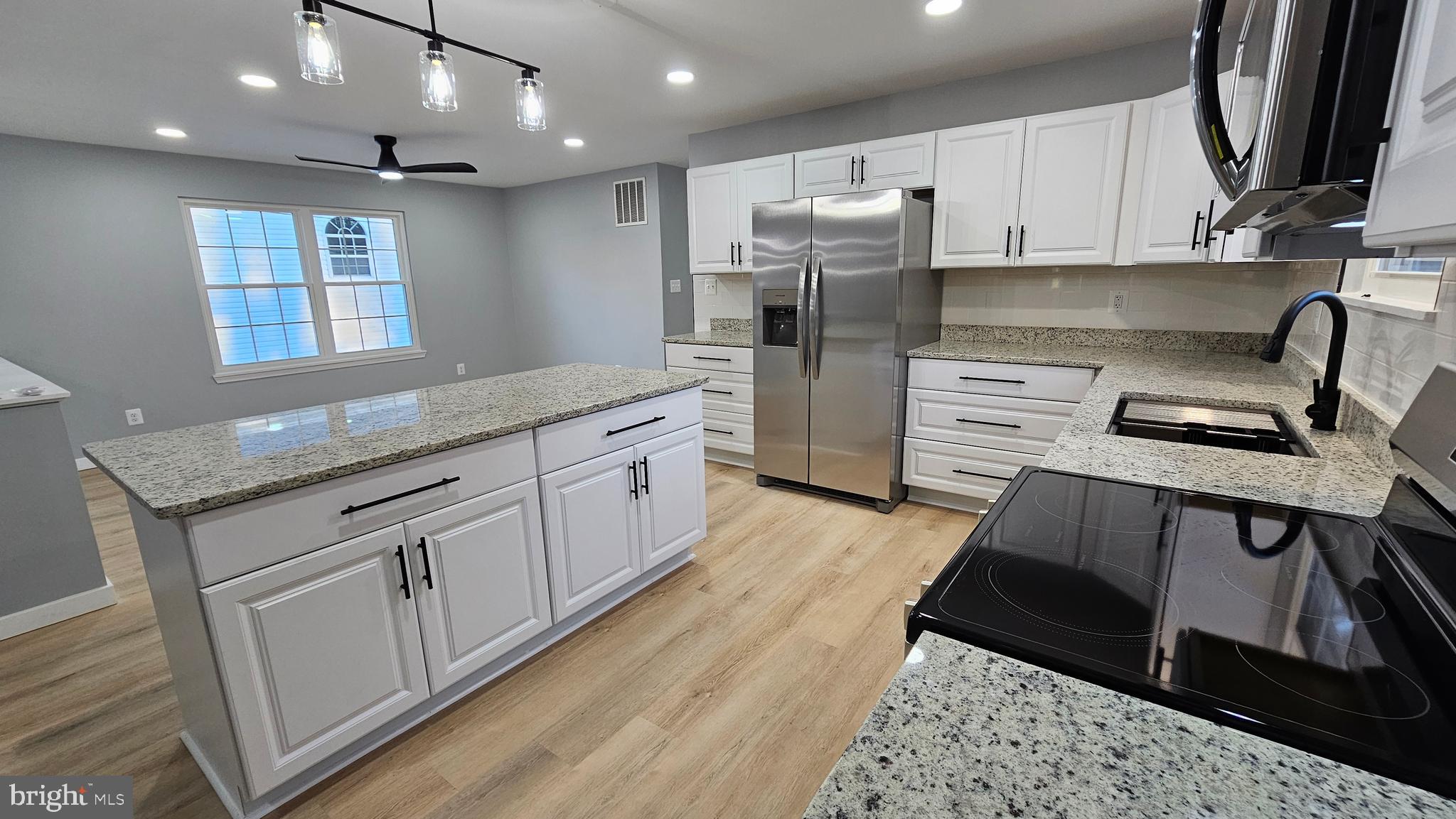 WHITE SANDS - Residential