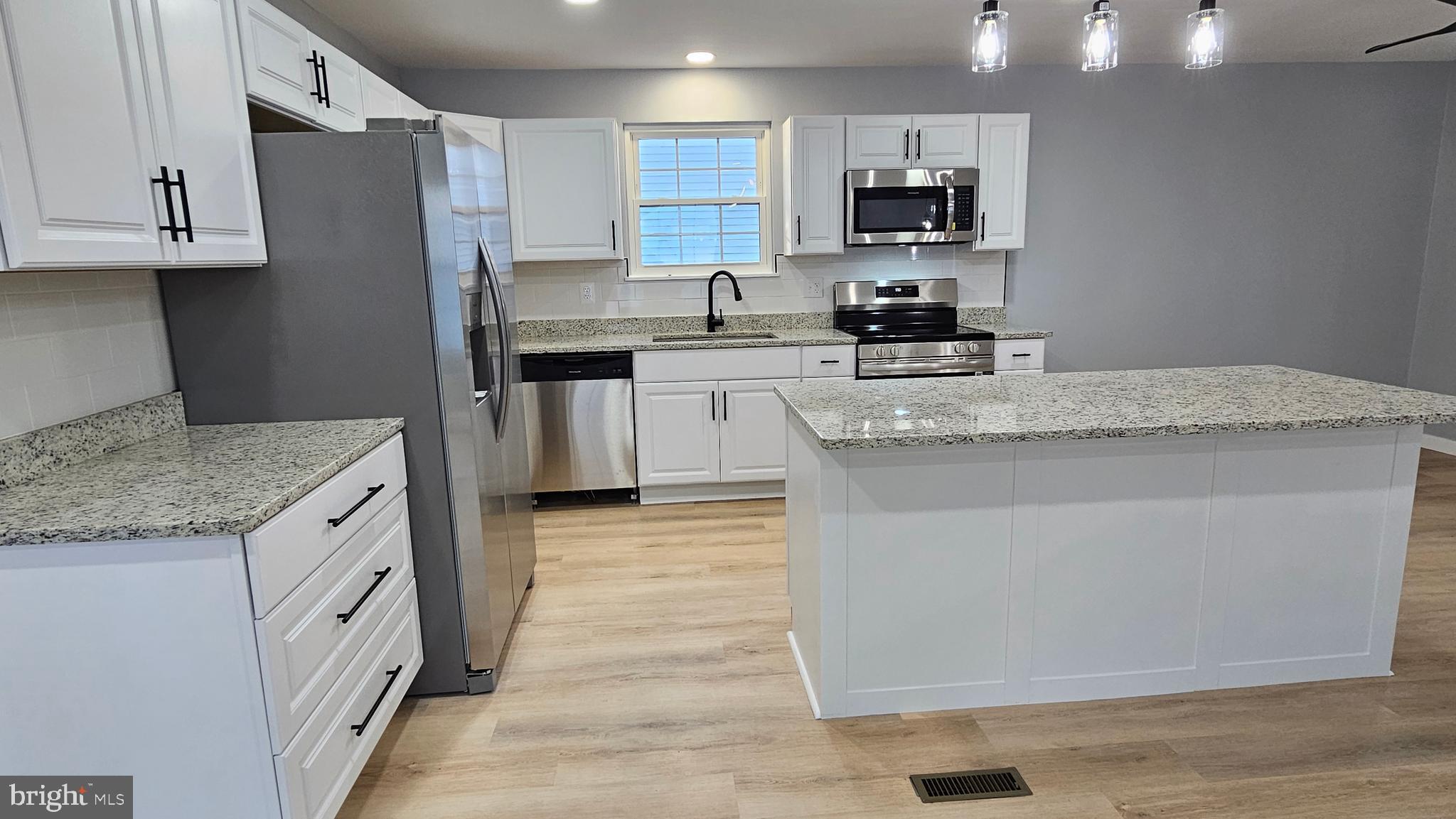 WHITE SANDS - Residential