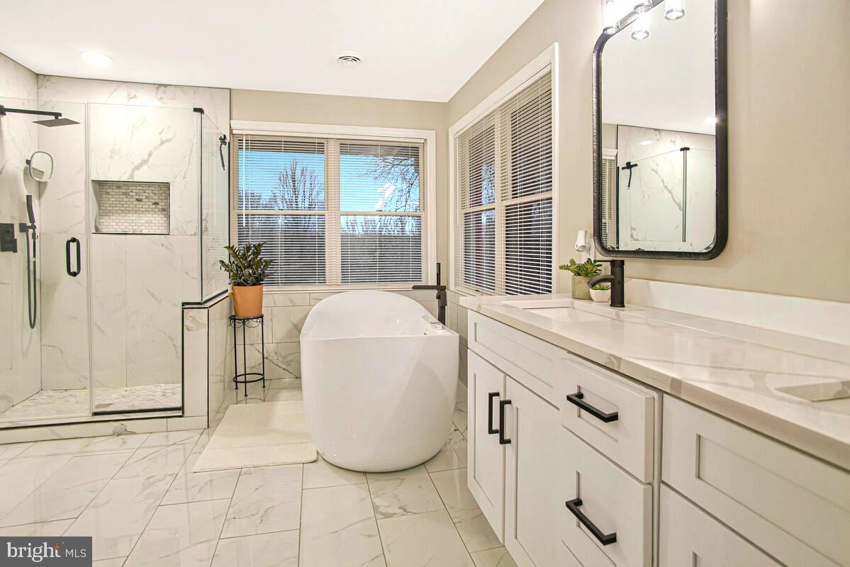 CLINTON - Residential