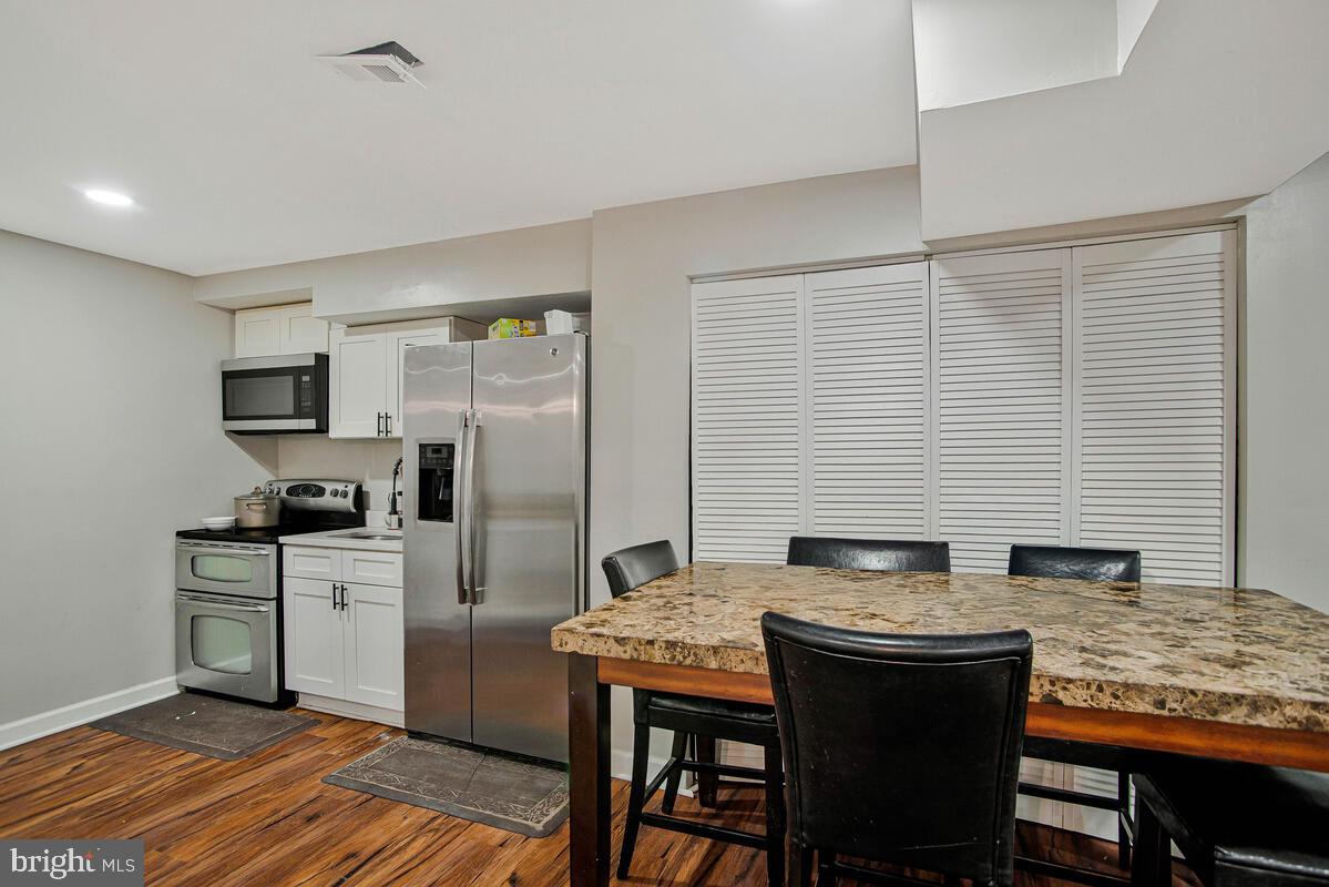 CLINTON - Residential