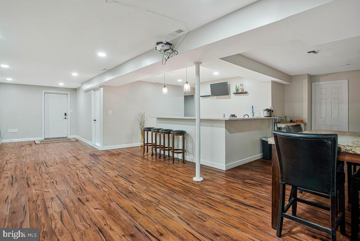 CLINTON - Residential