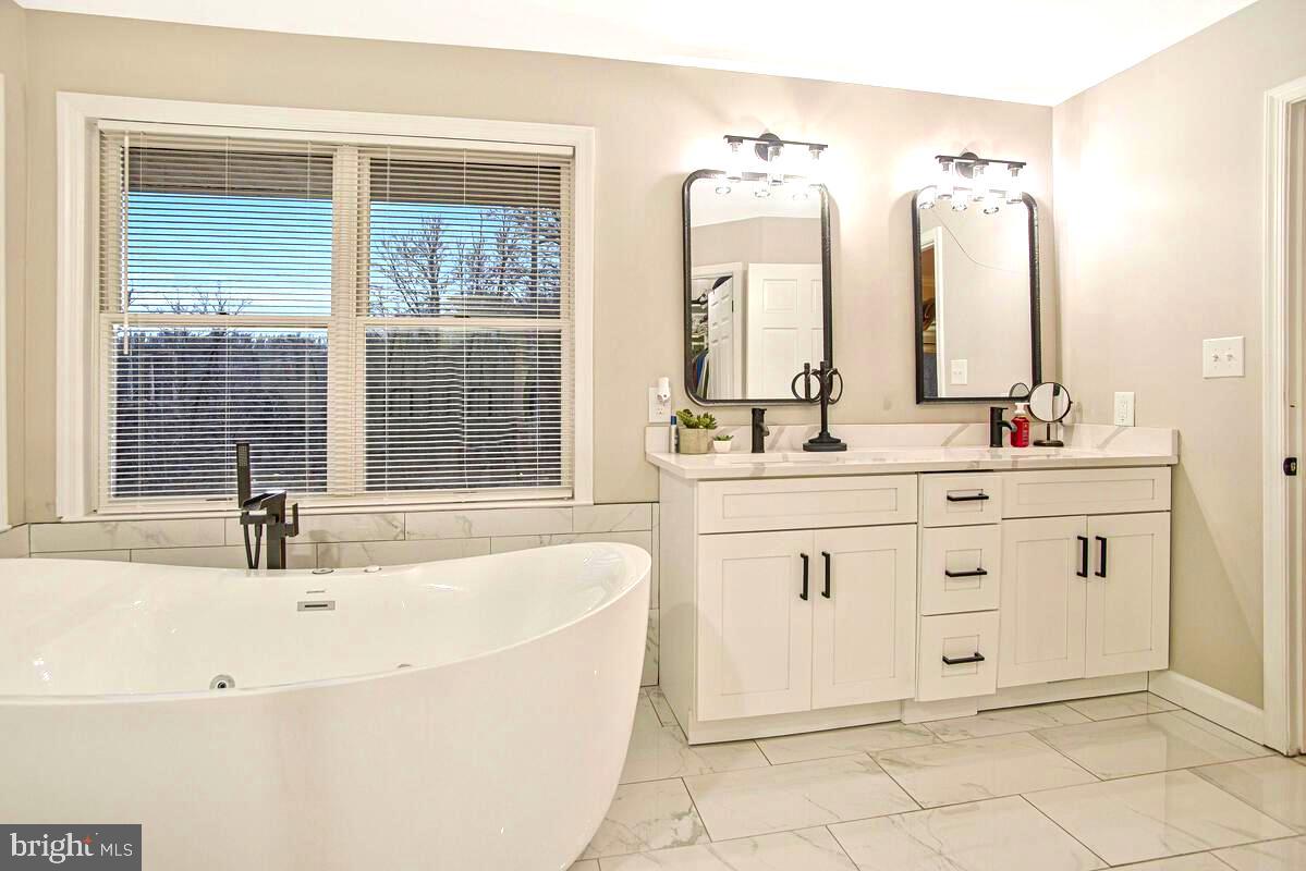 CLINTON - Residential