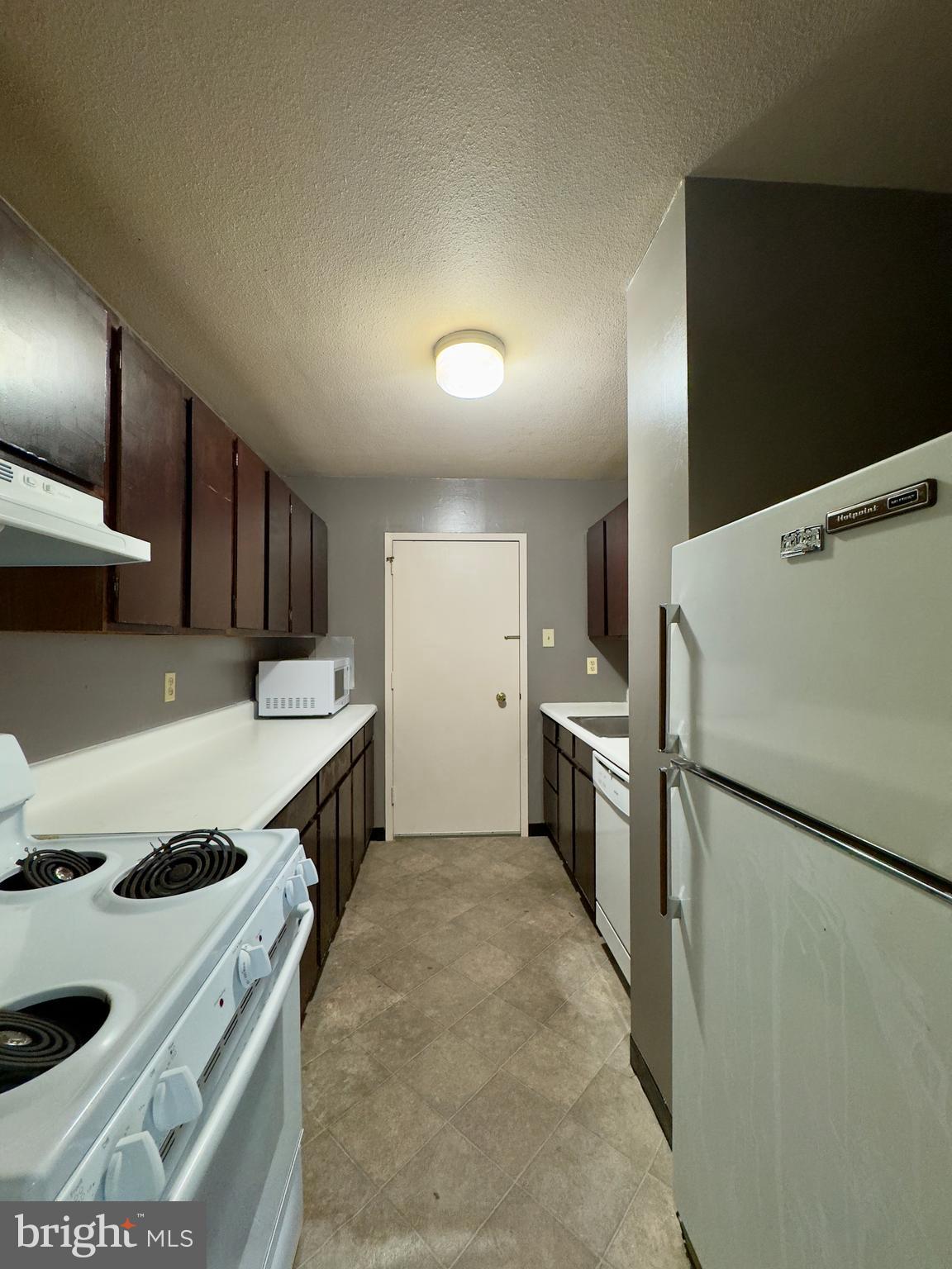 1 E UNIVERSITY PARKWAY 804