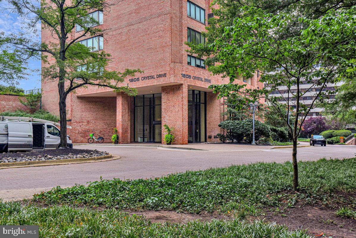 1805 CRYSTAL DRIVE 807S