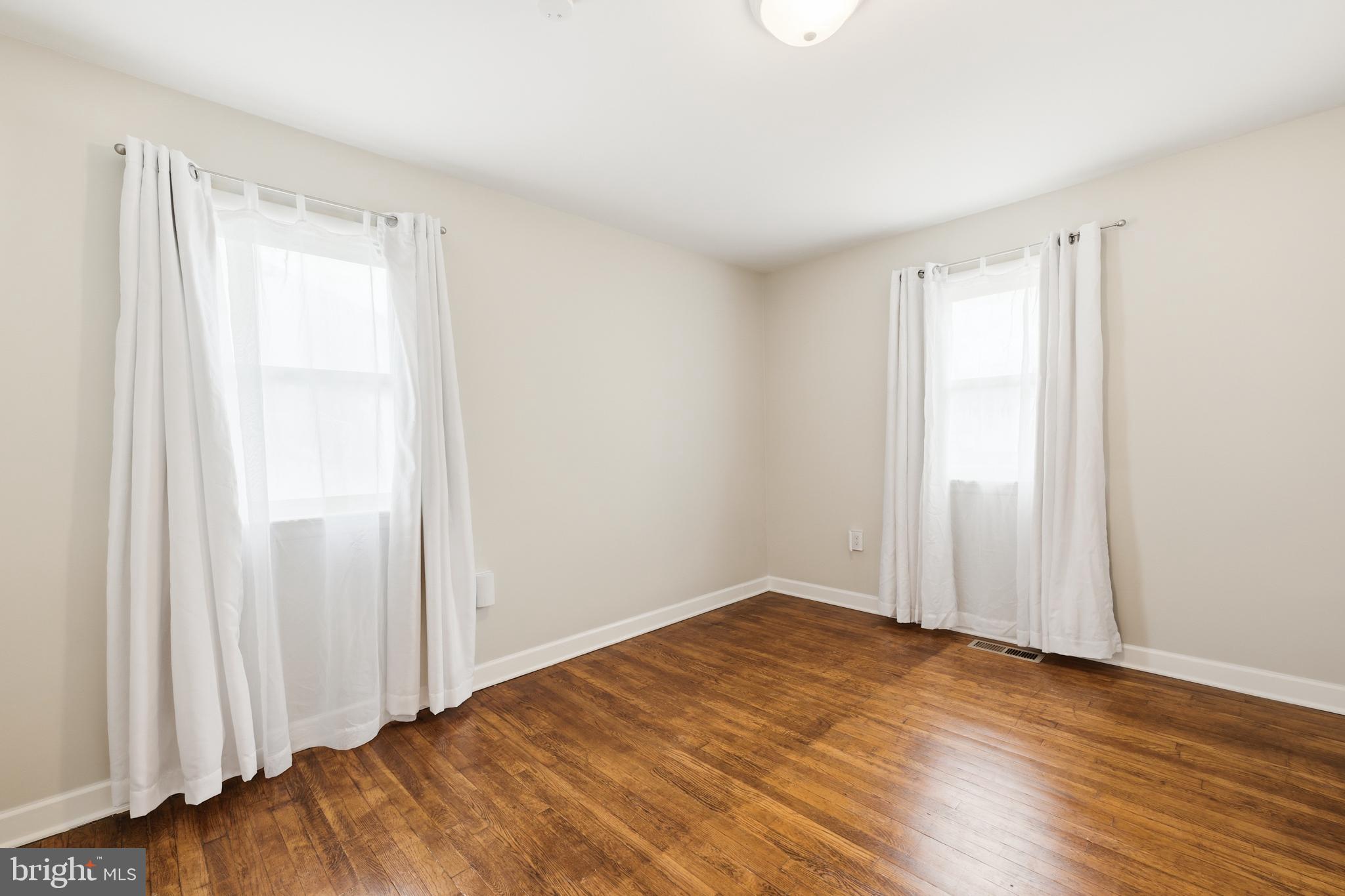 HORSHAM MEADOWS - Residential