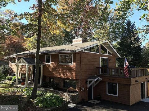 Homes For Sale - 3530 Cedar Drive<br/> EDGEWATER, MD 21037