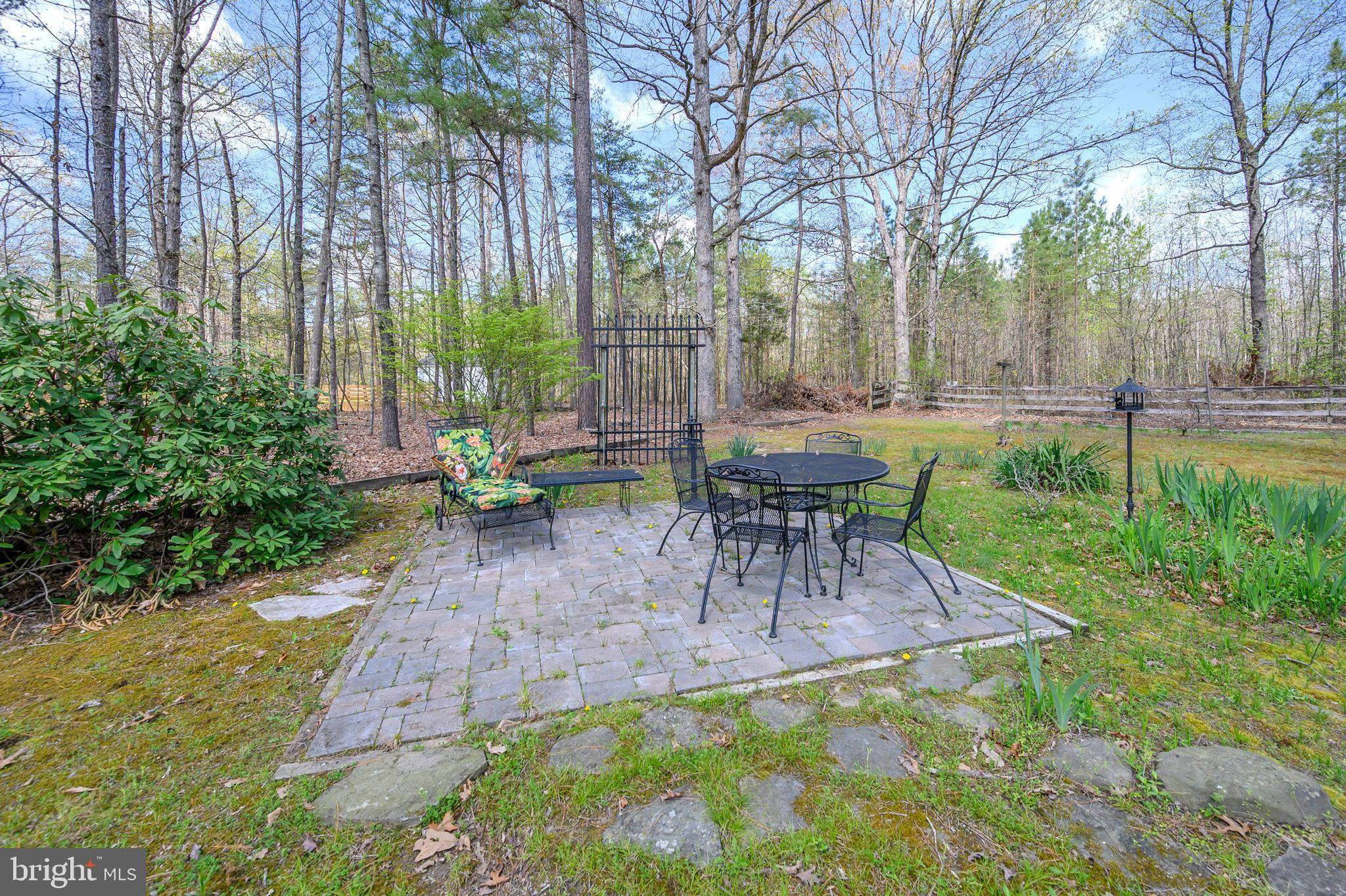 LAKE LAND OR - Residential