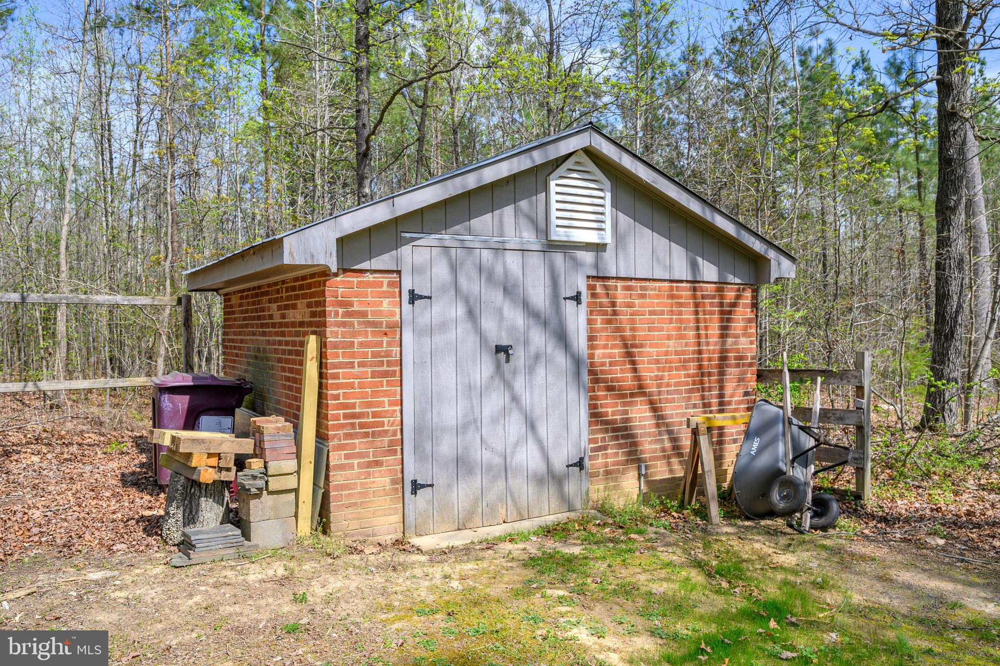 LAKE LAND OR - Residential