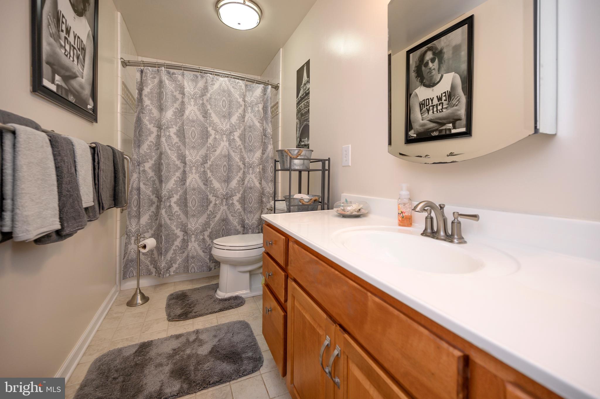 LAKE LAND OR - Residential