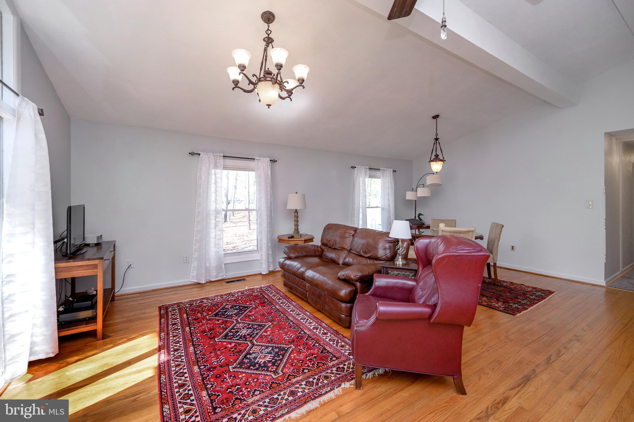 LAKE LAND OR - Residential