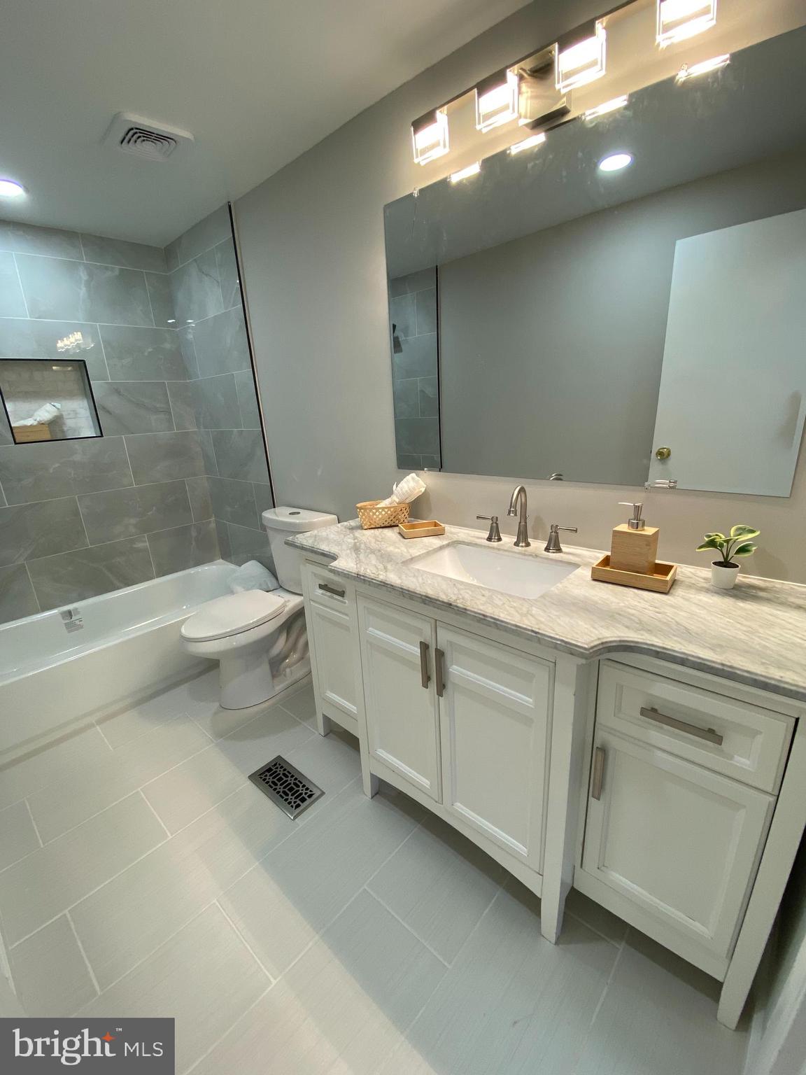 QUAIL VALLEY - Residential