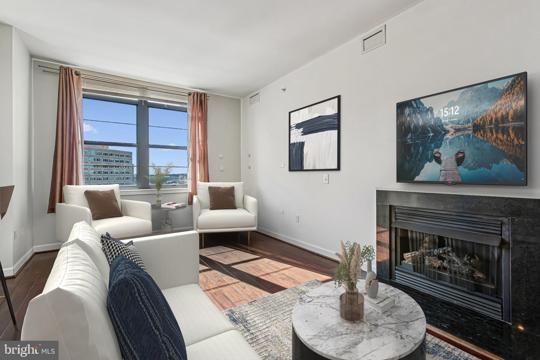 PARAMOUNT - Residential