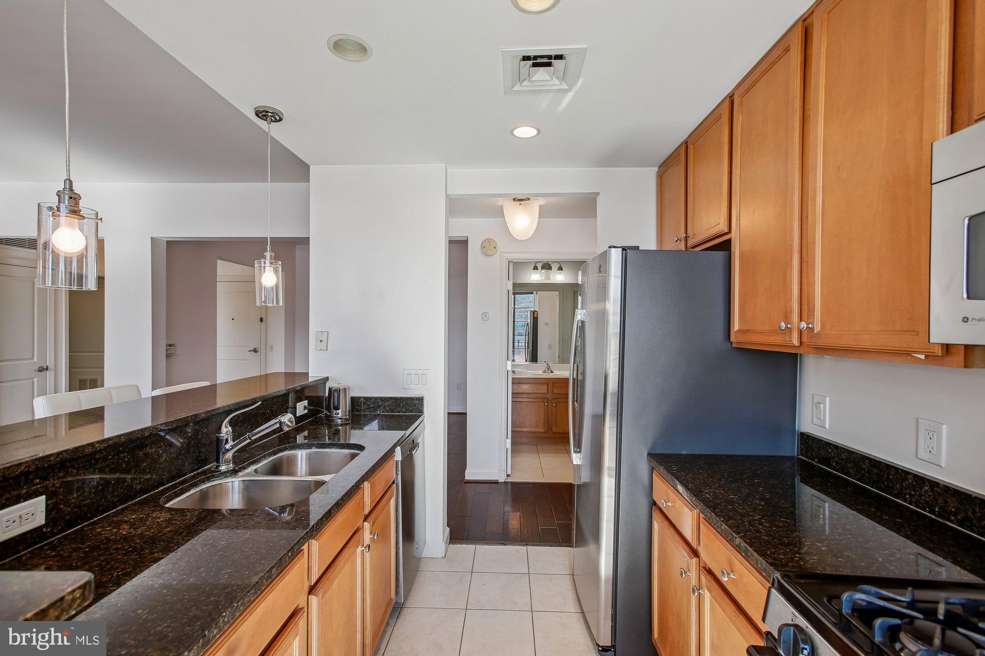 PARAMOUNT - Residential