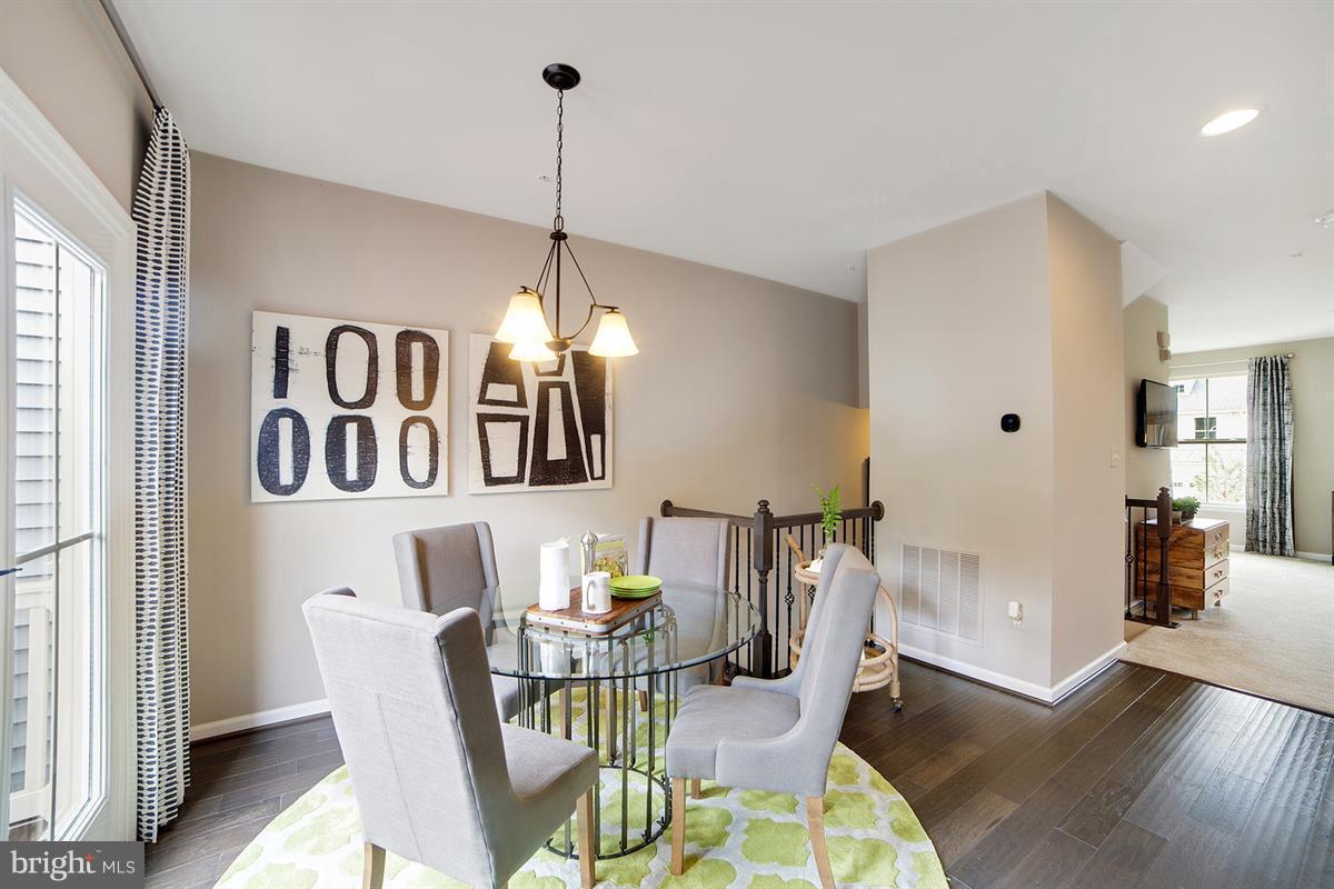 PONDVIEW - Residential