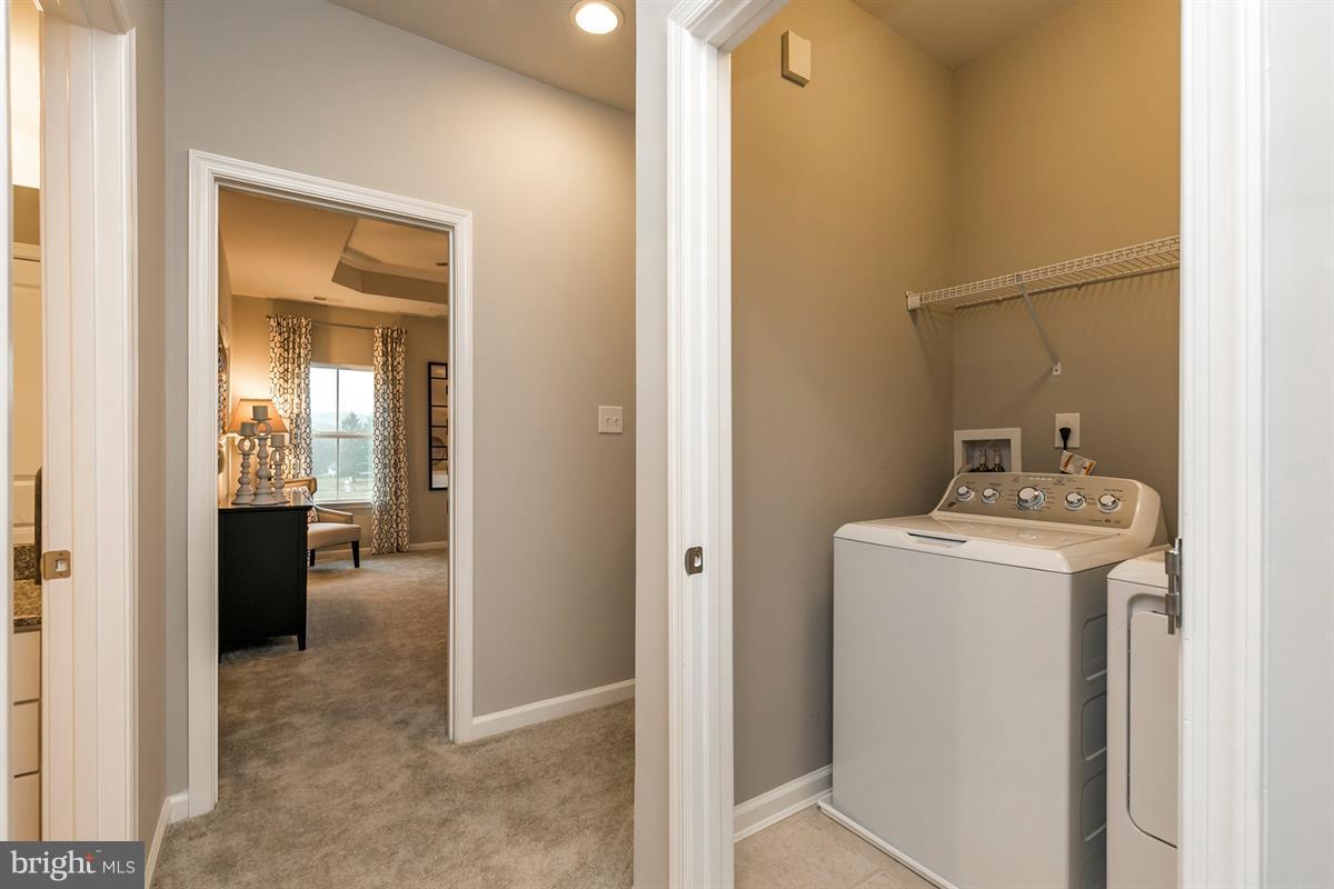 PONDVIEW - Residential