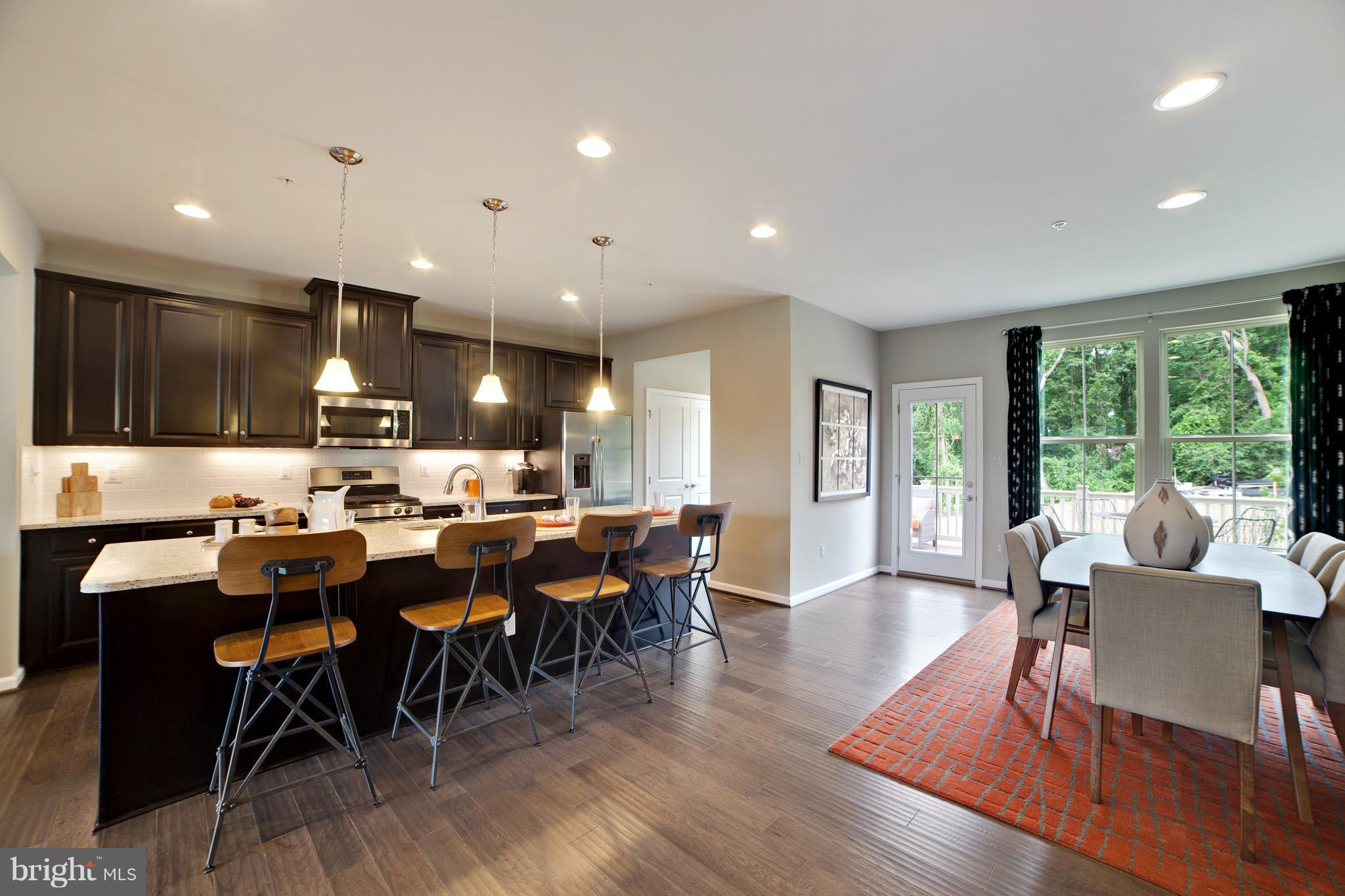 PONDVIEW - Residential