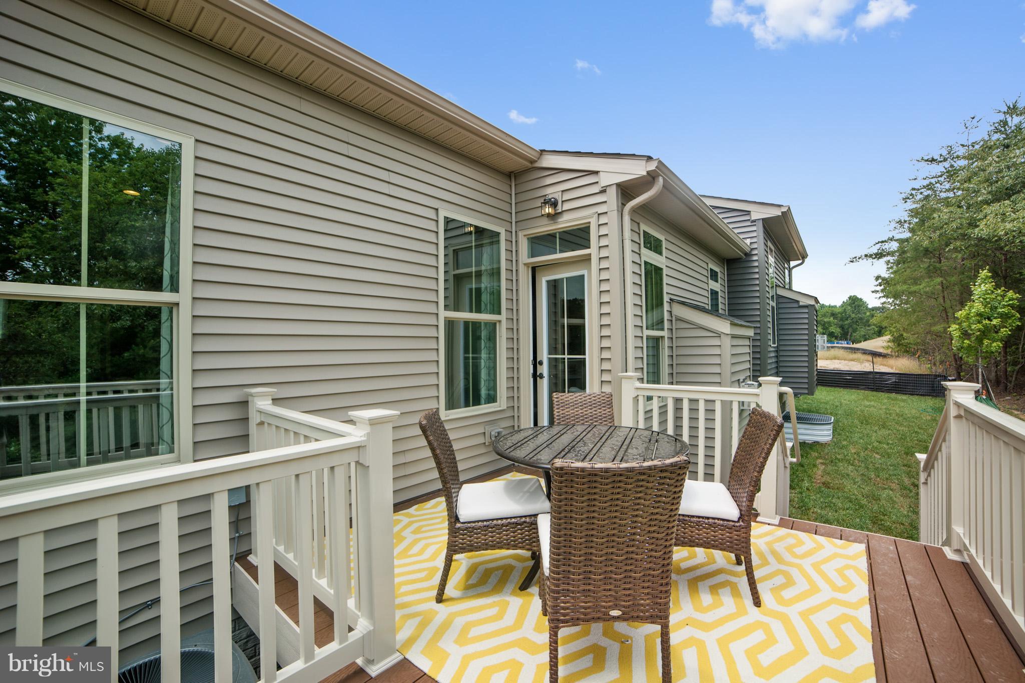 PONDVIEW - Residential