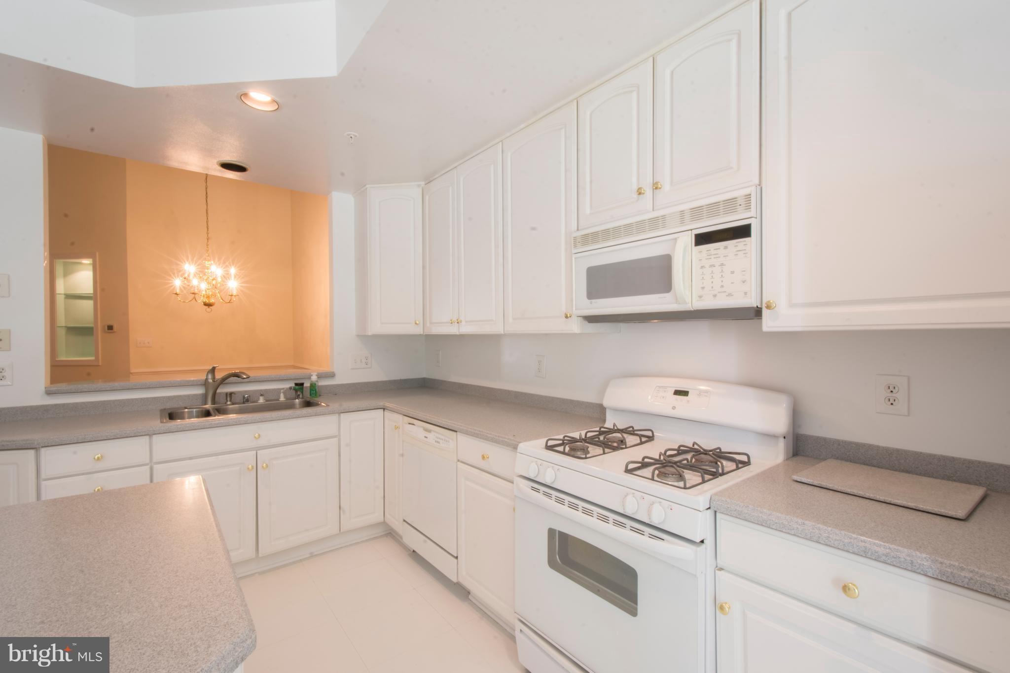 SOUTH RIVER COLONY - Residential