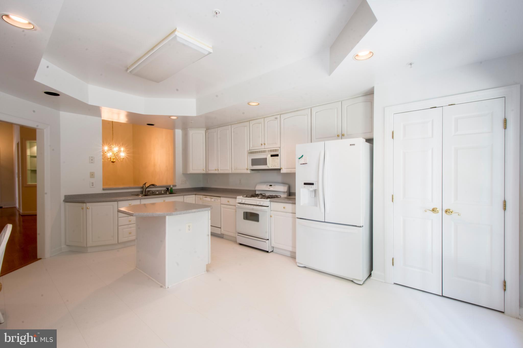 SOUTH RIVER COLONY - Residential