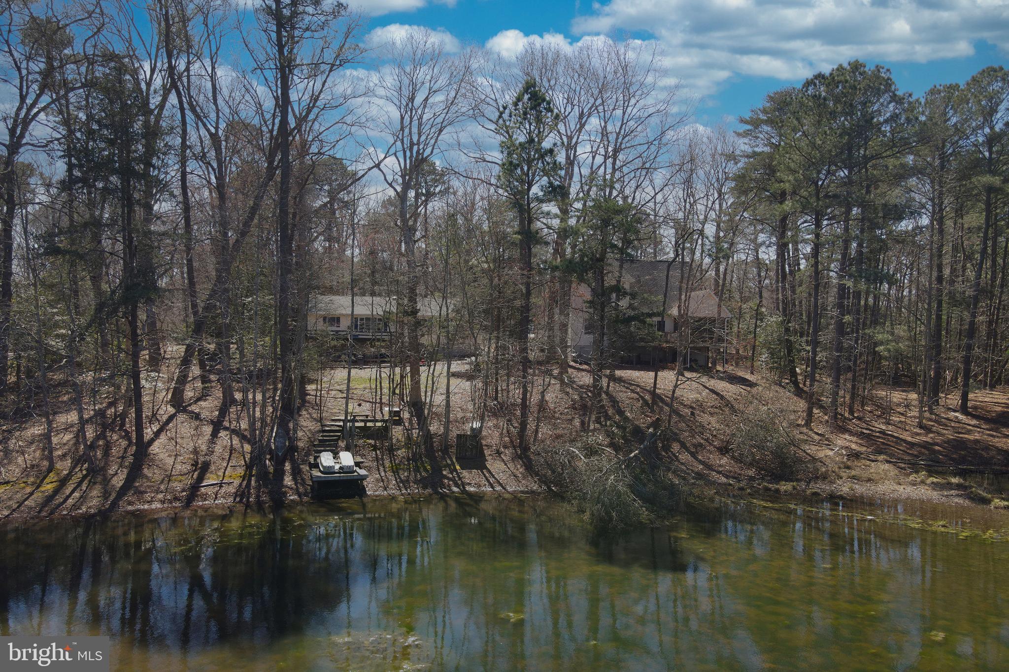 CAPTAIN'S COVE - Land