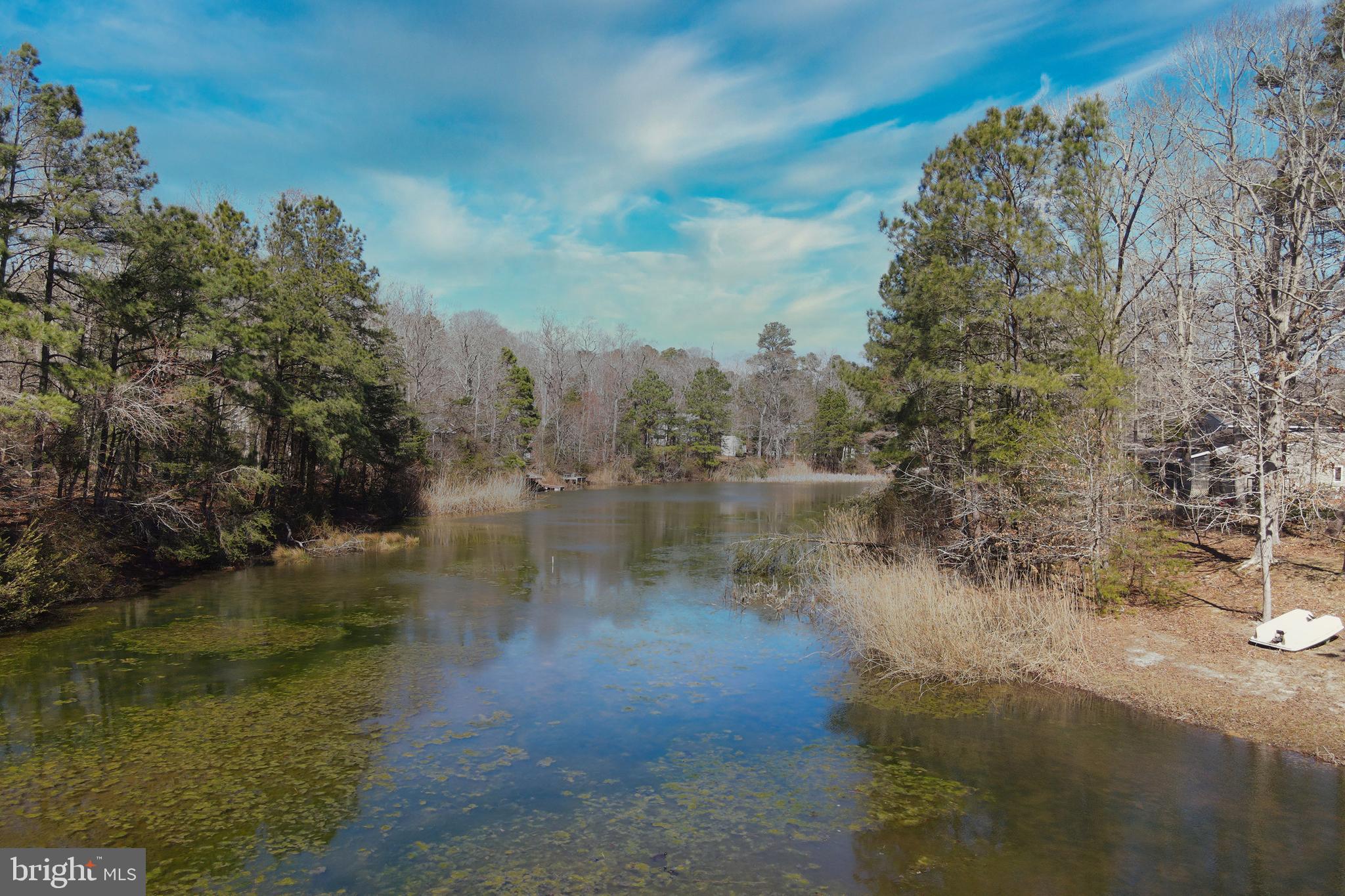 CAPTAIN'S COVE - Land