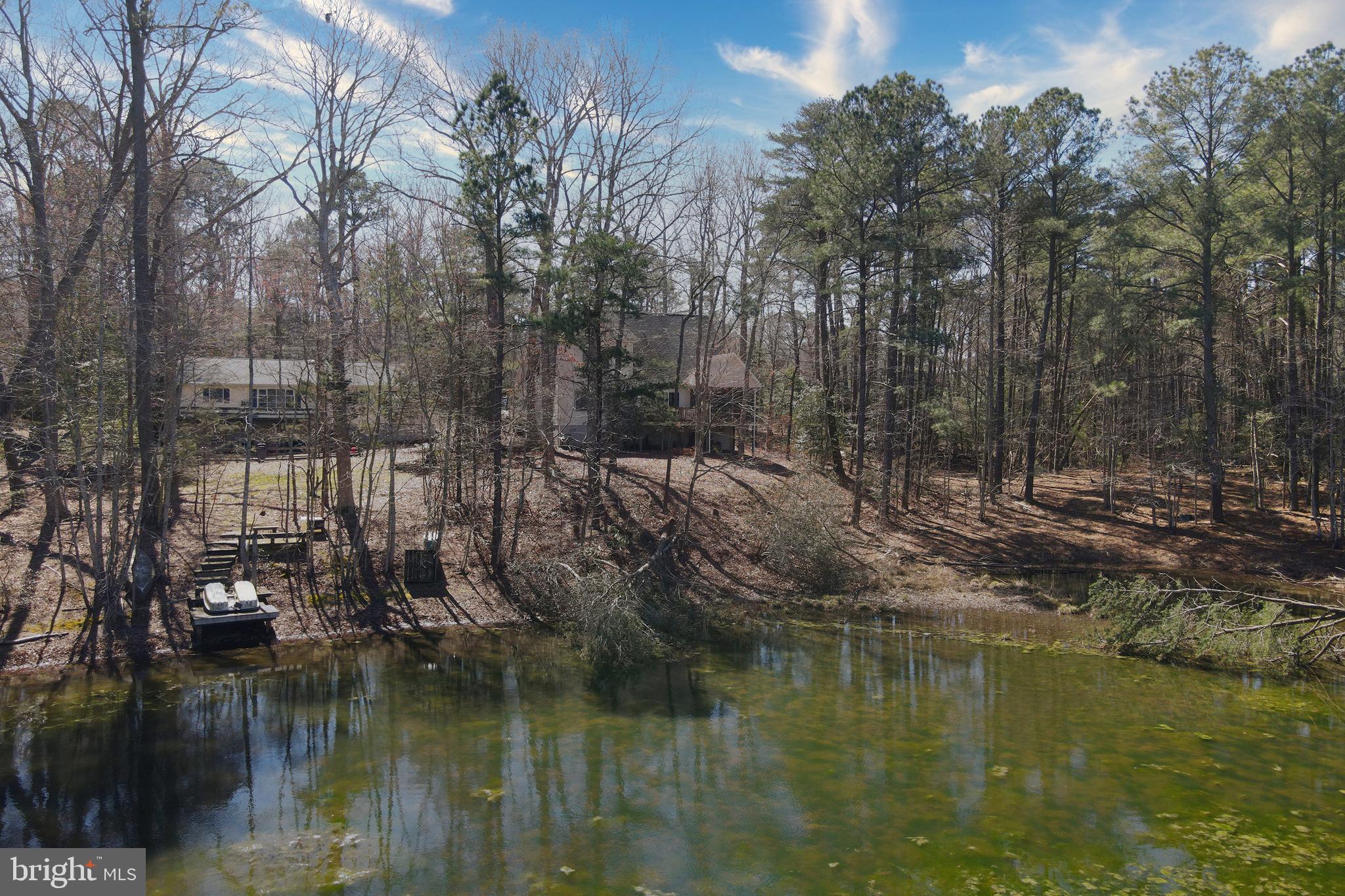 CAPTAIN'S COVE - Land