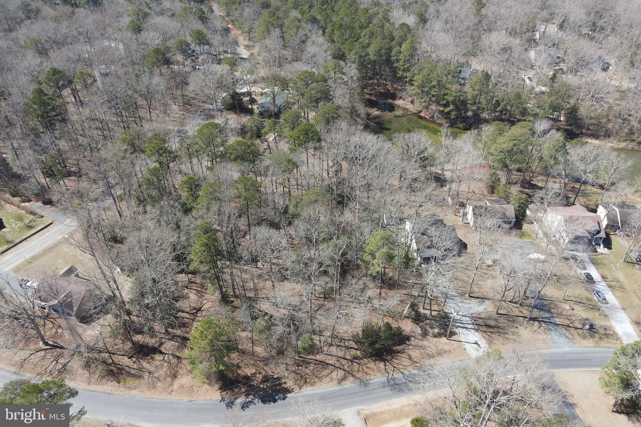 CAPTAIN'S COVE - Land