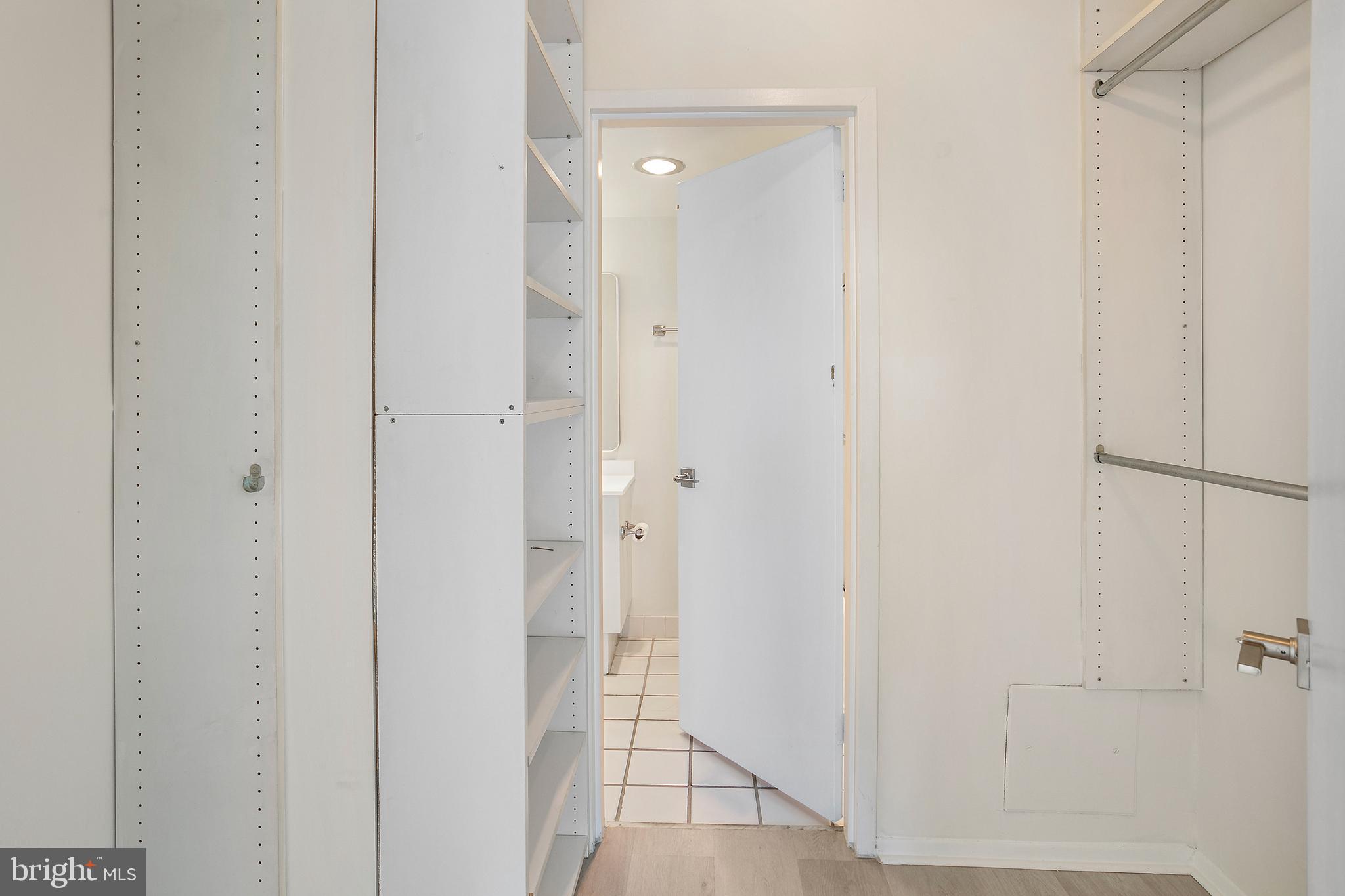 PROMENADE TOWERS - Residential