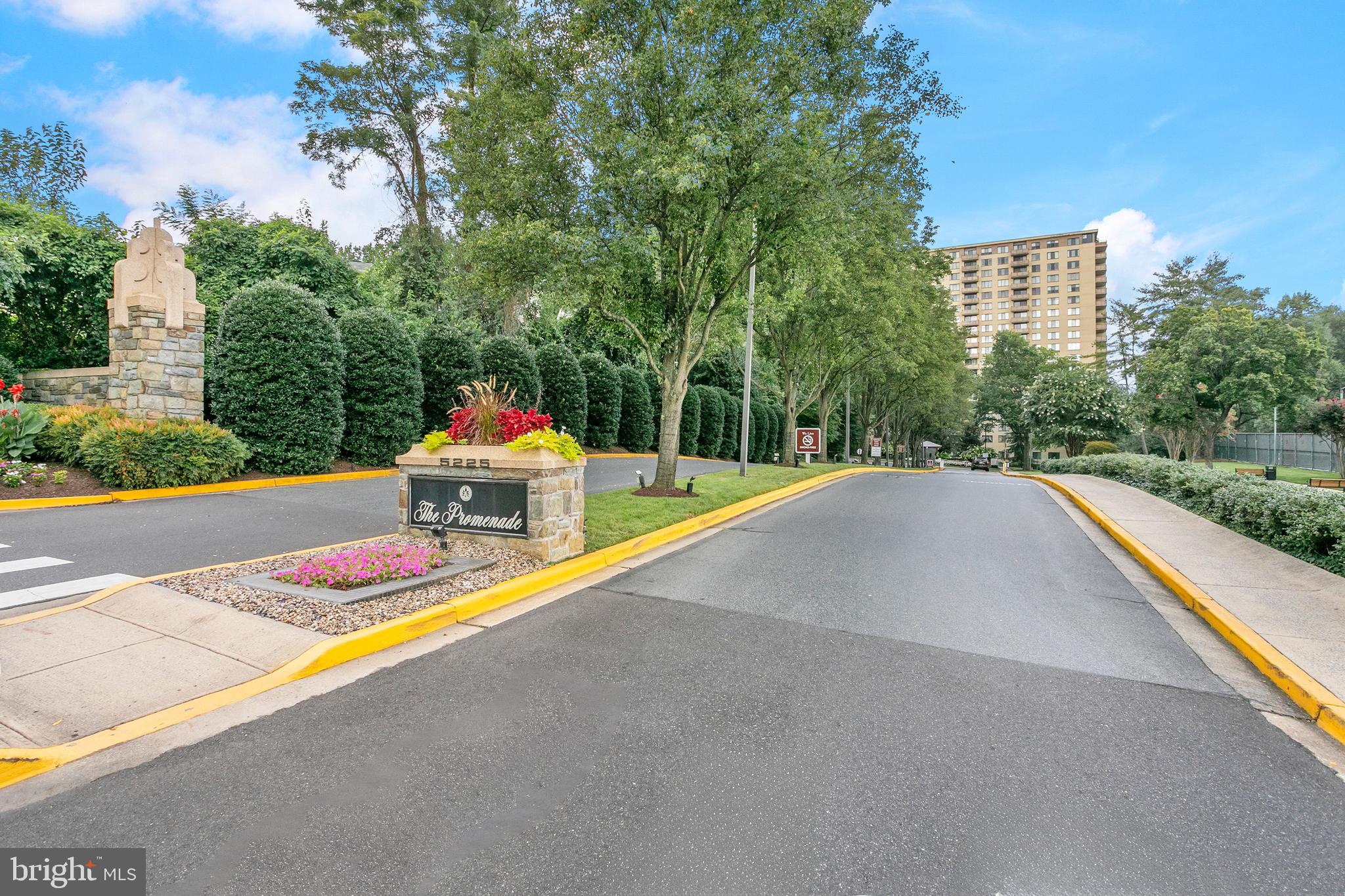 PROMENADE TOWERS - Residential