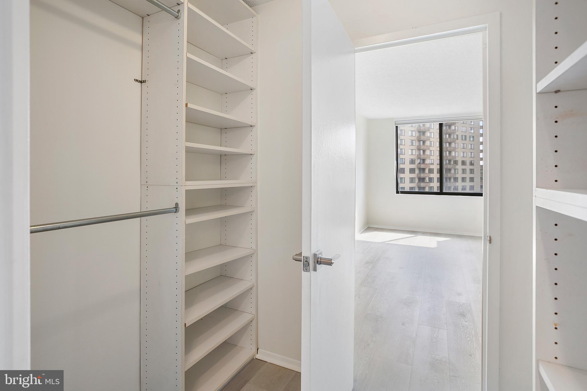 PROMENADE TOWERS - Residential