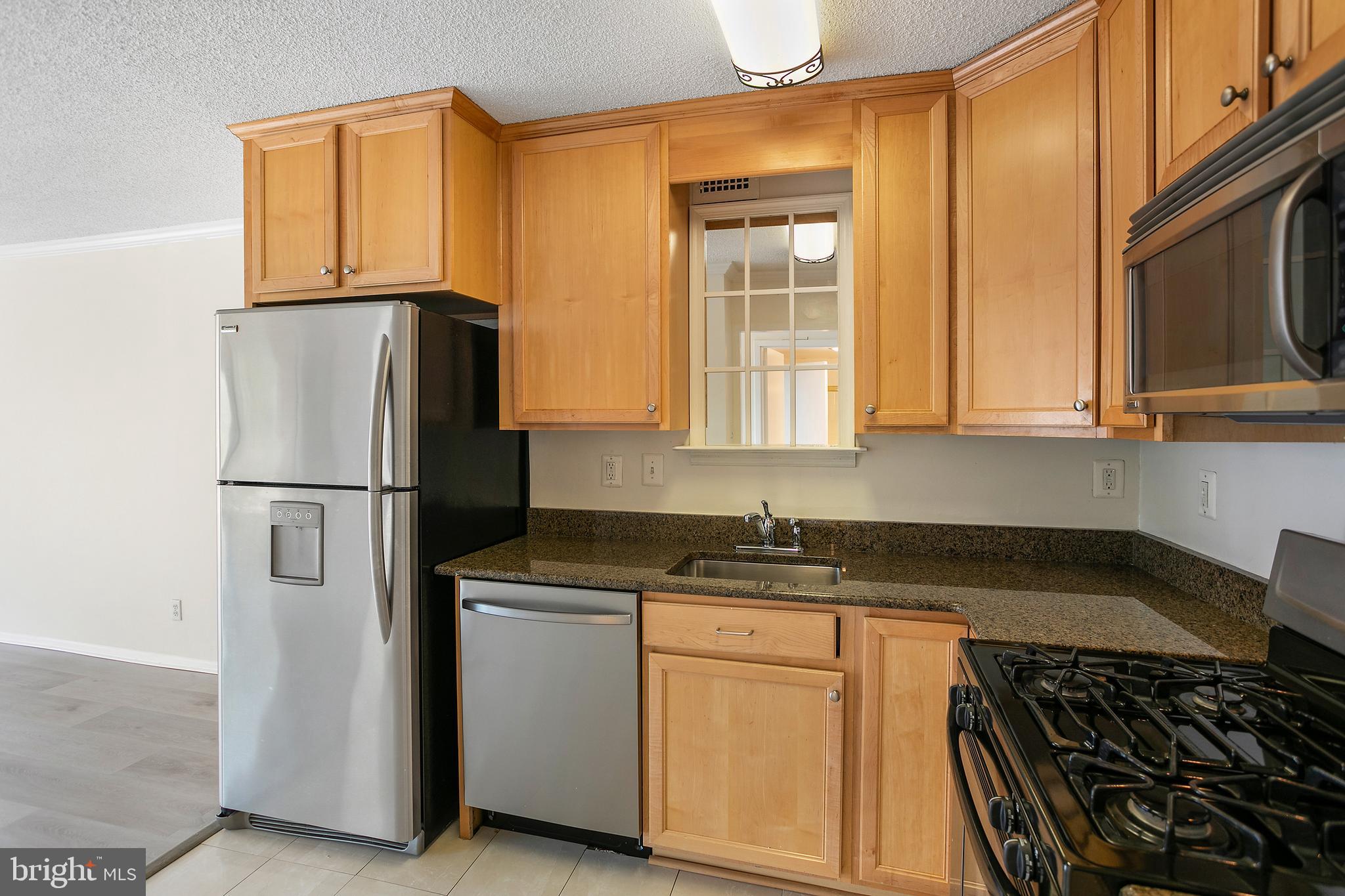 PROMENADE TOWERS - Residential